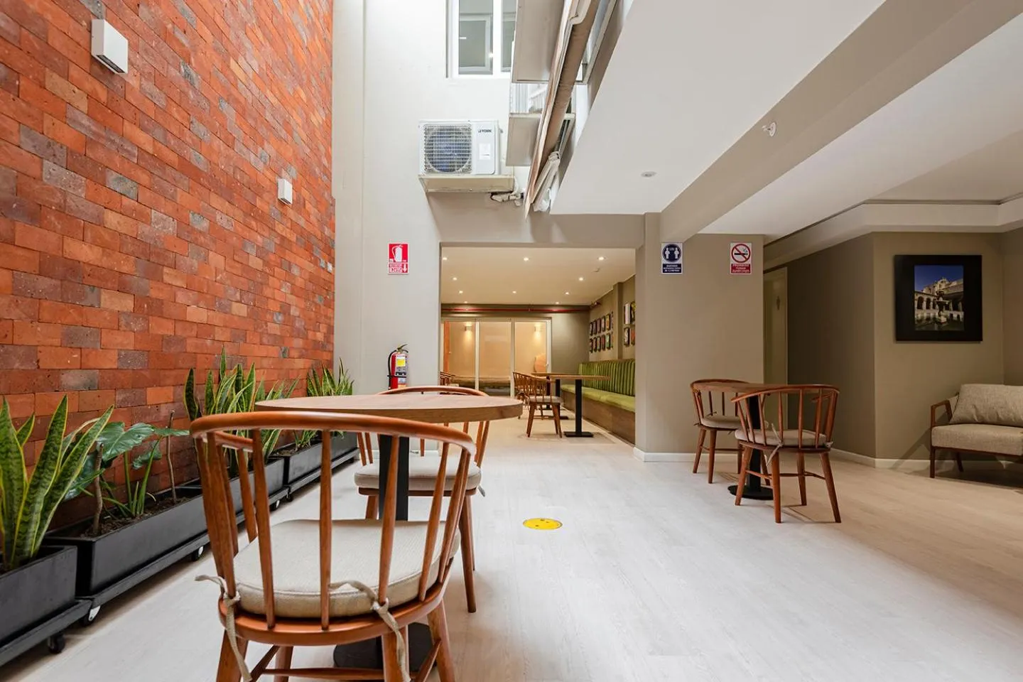 Restaurant/places to eat in Equo Hotel Boutique