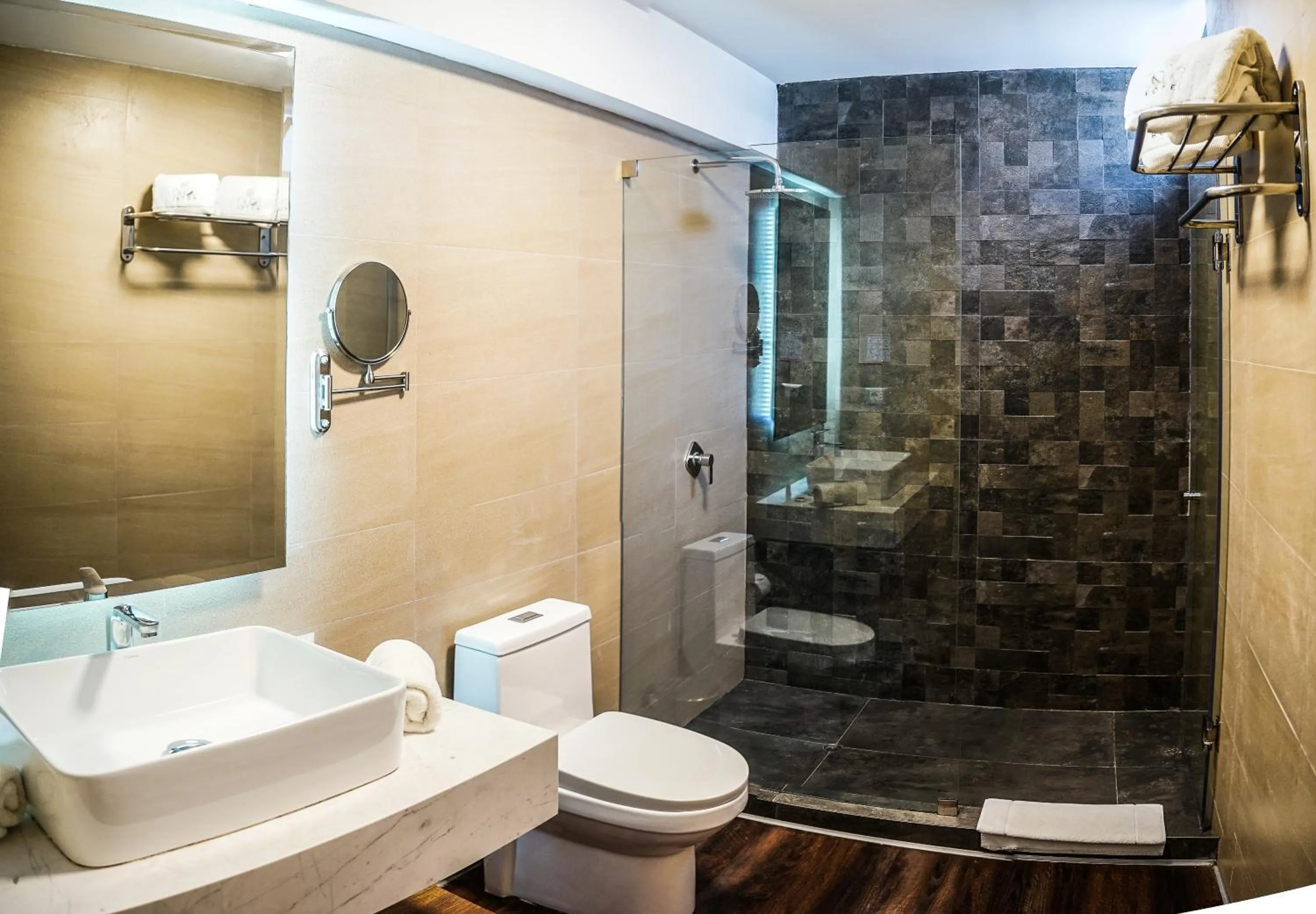 Shower in Equo Hotel Boutique