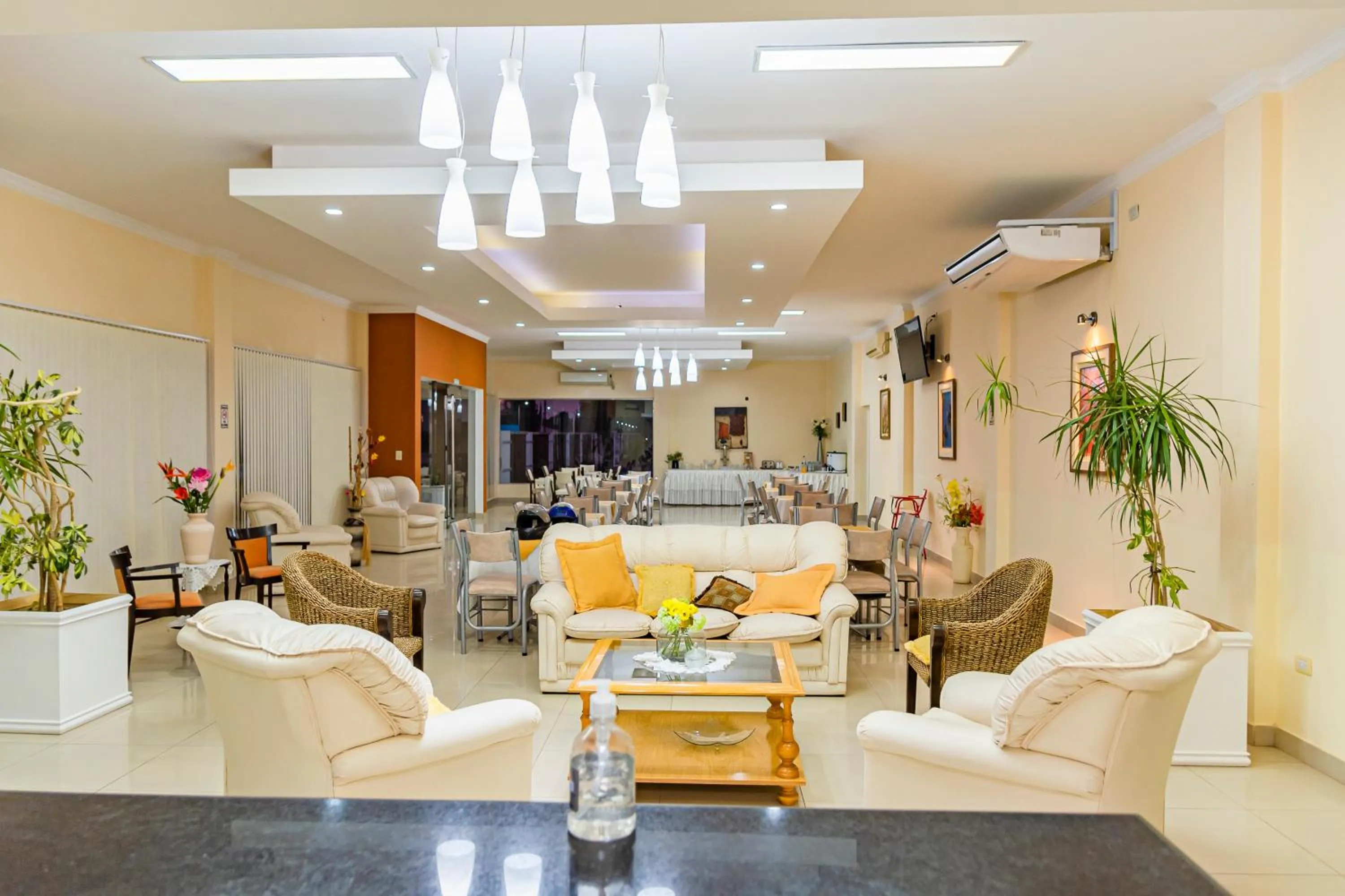 Communal lounge/ TV room in Hotel Cuesta de Miranda