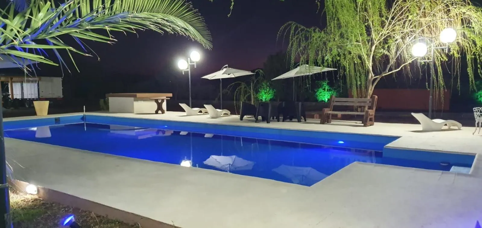 Swimming pool in Hotel Cuesta de Miranda