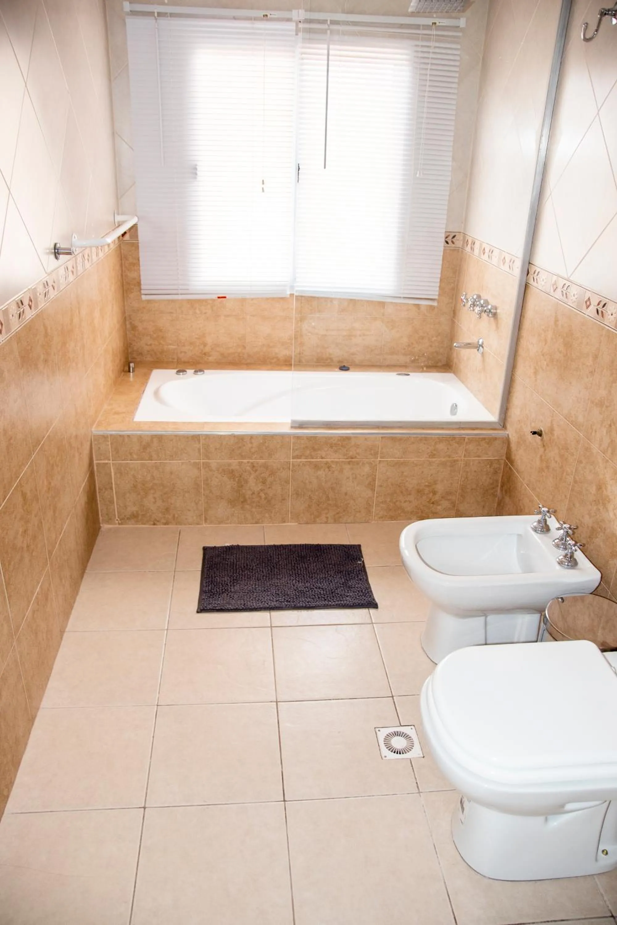 Toilet in Hotel Cuesta de Miranda