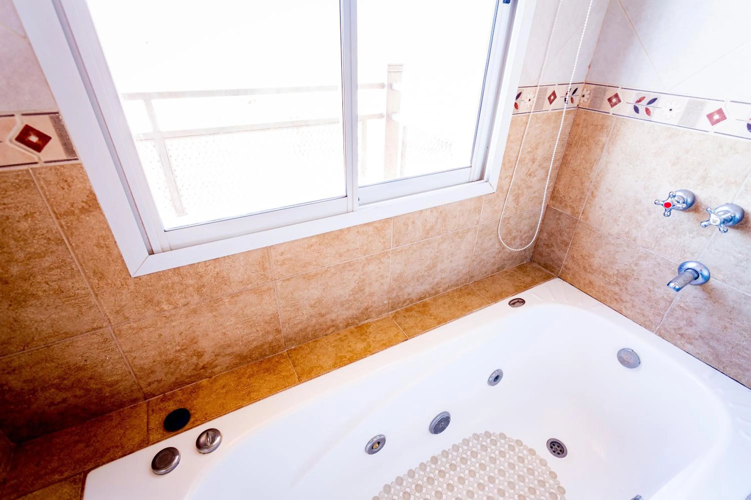 Hot Tub in Hotel Cuesta de Miranda