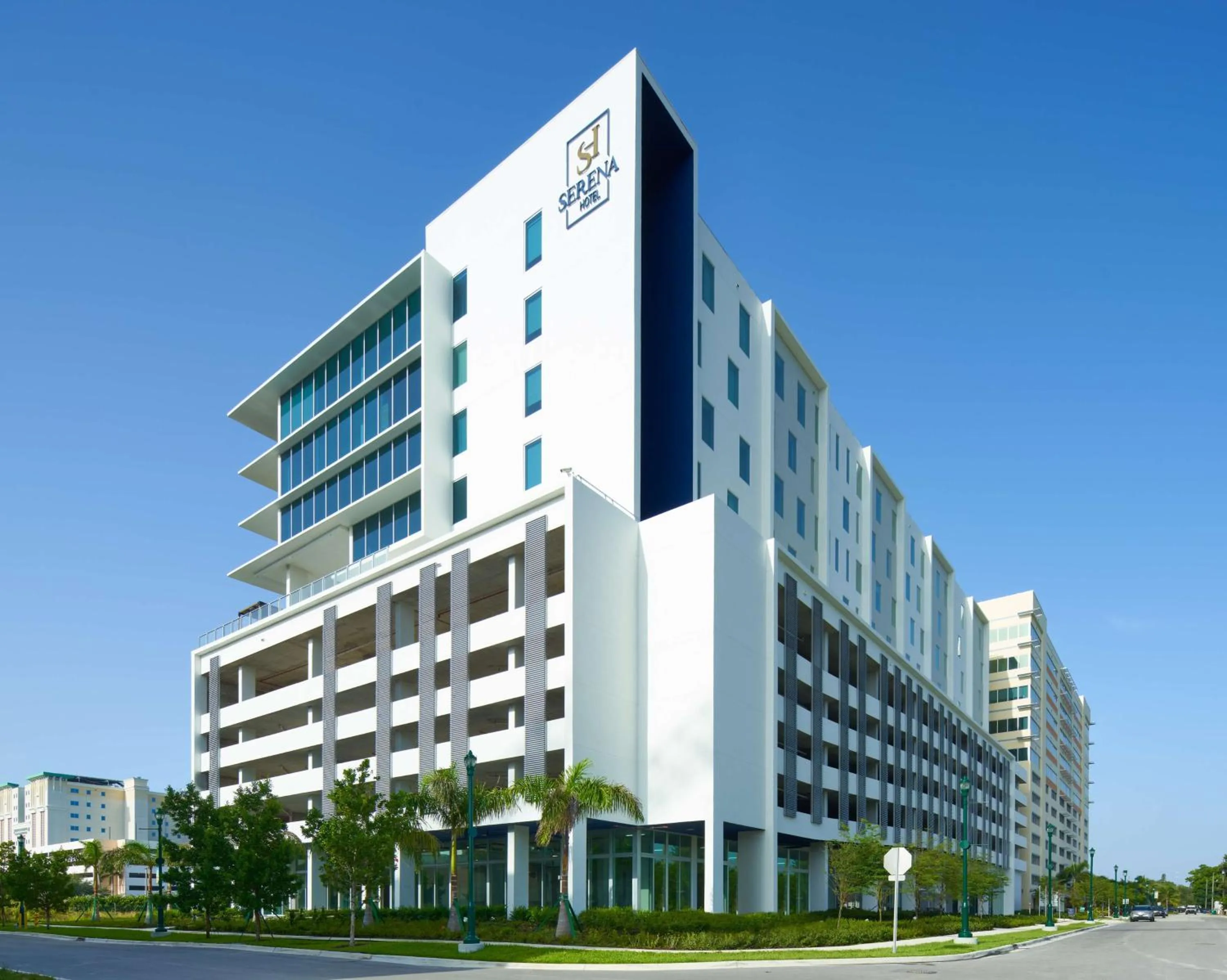 Property building in SERENA Hotel Aventura Miami, Tapestry Collection by Hilton