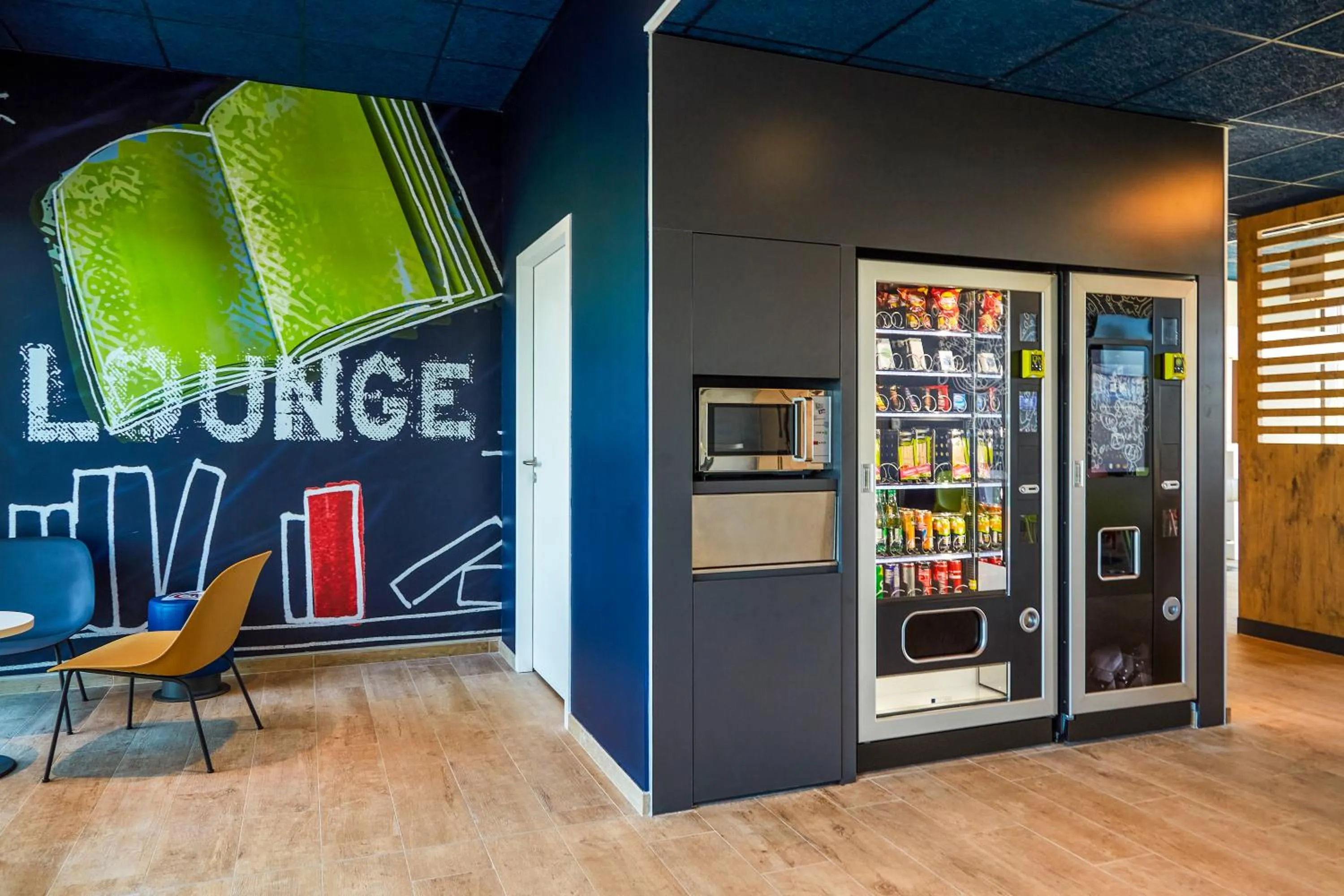 Lounge or bar in Ibis Budget Montpellier Aéroport Parc Des Expos