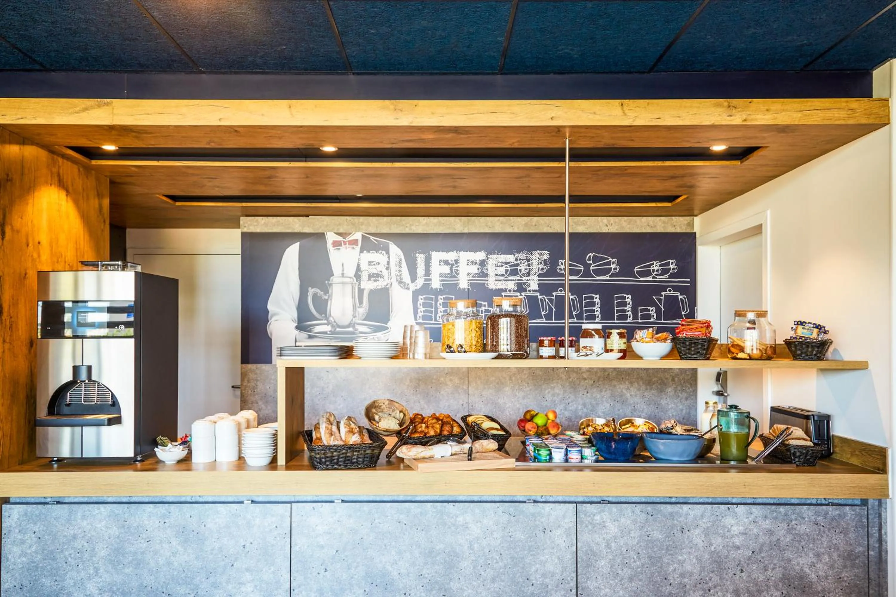 Buffet breakfast in Ibis Budget Montpellier Aéroport Parc Des Expos