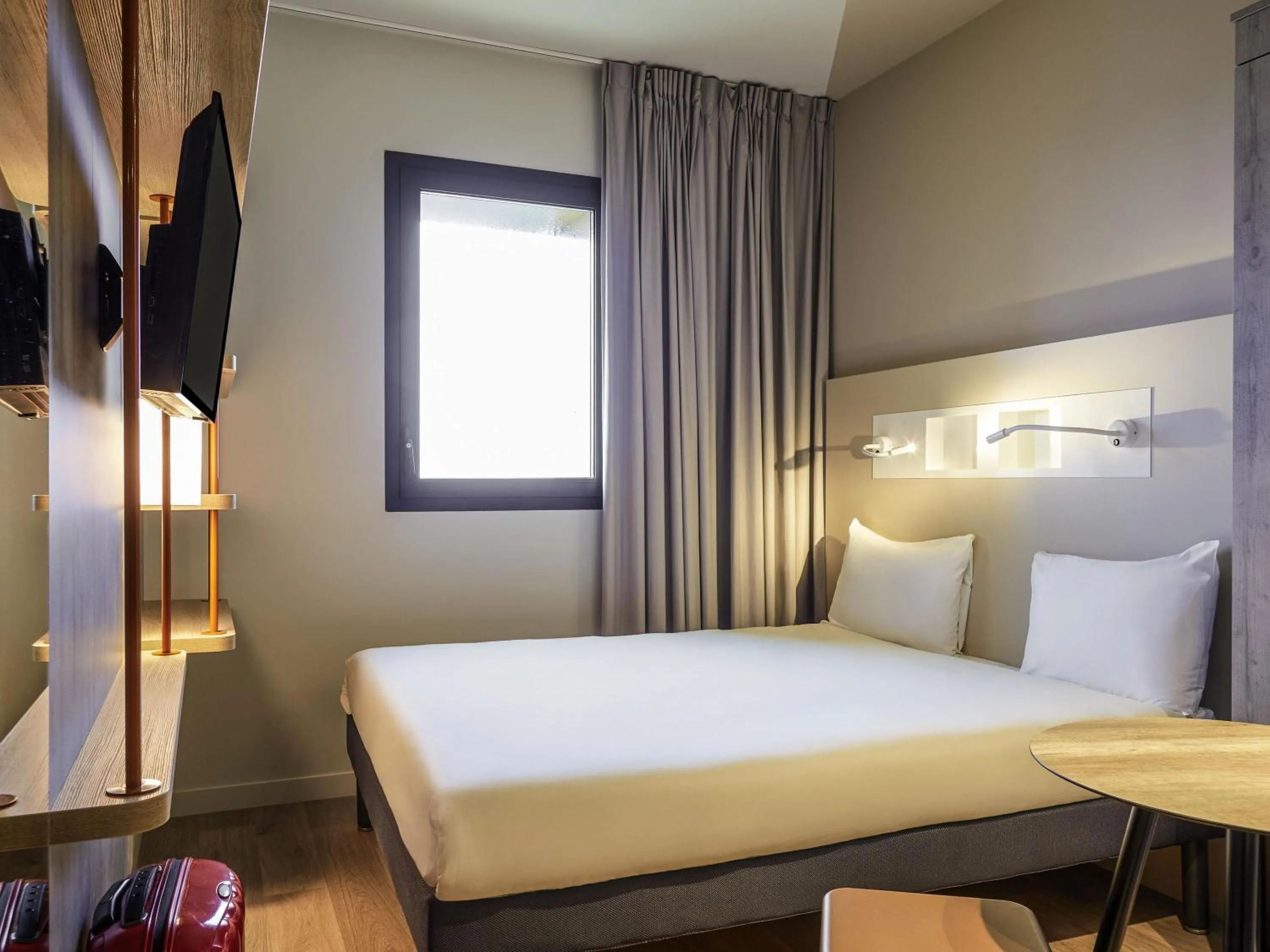 Bedroom, Bed in Ibis Budget Montpellier Aéroport Parc Des Expos