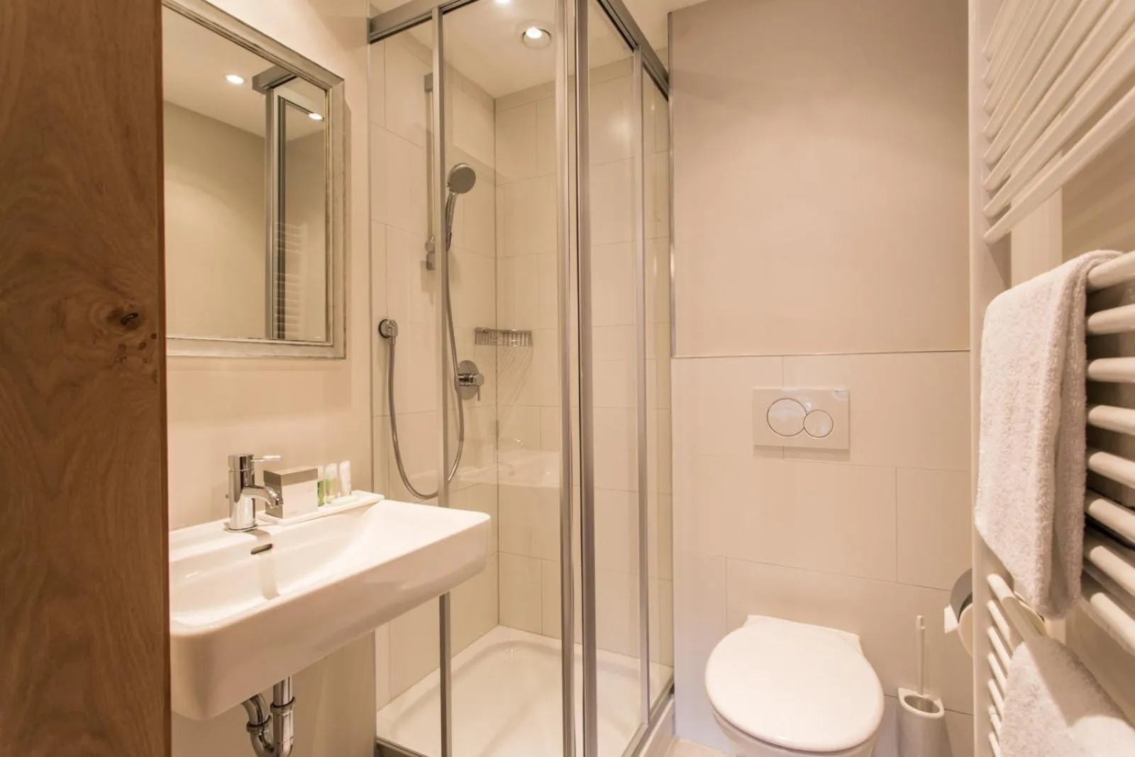 Shower in Hotel Valentin