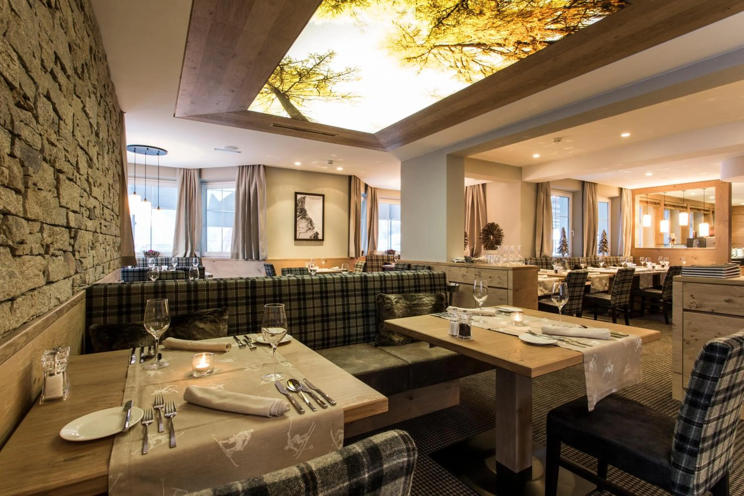 Restaurant/places to eat in Hotel Valentin