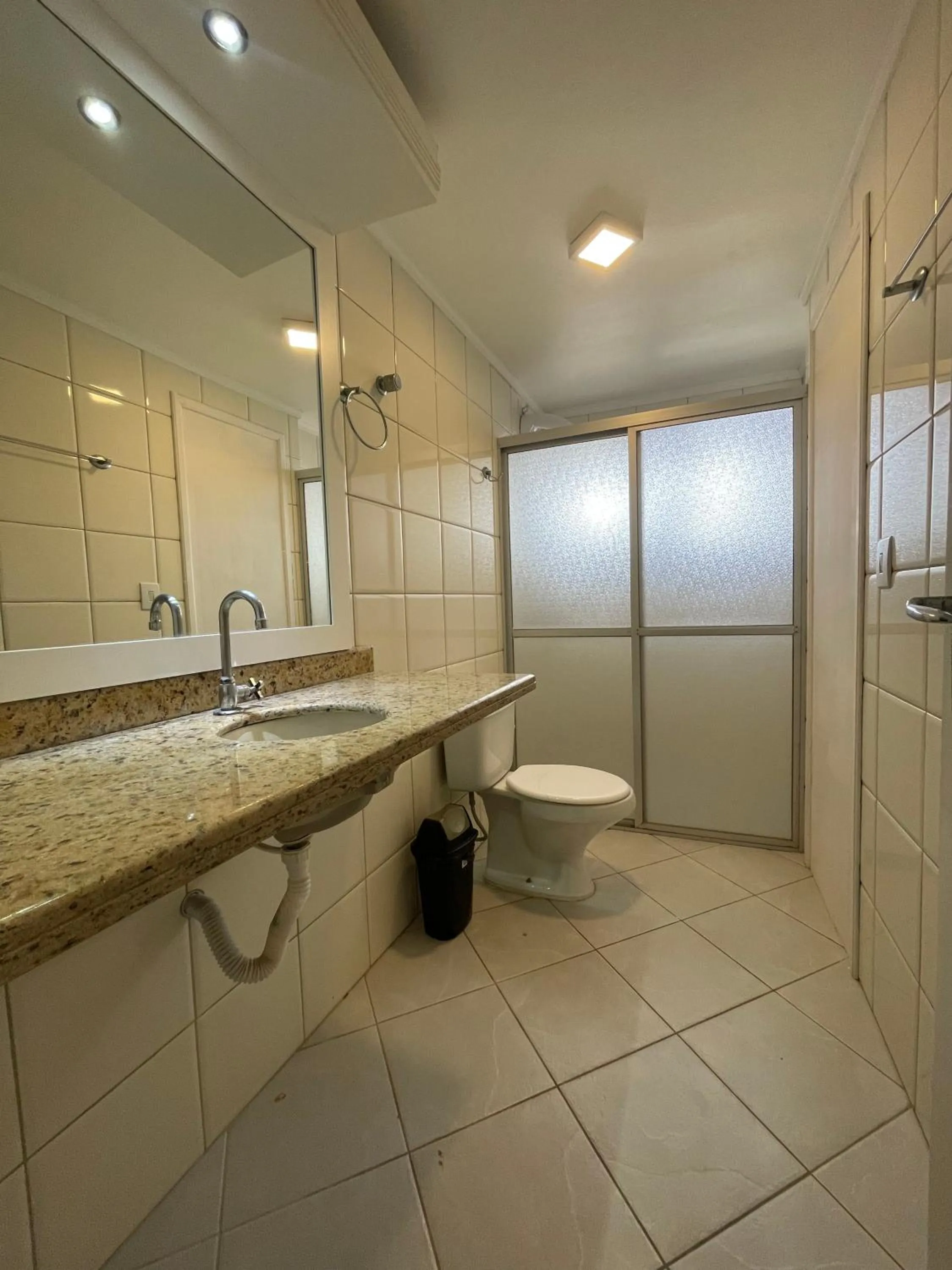 Shower in Mare Blu - Pousada Hostel