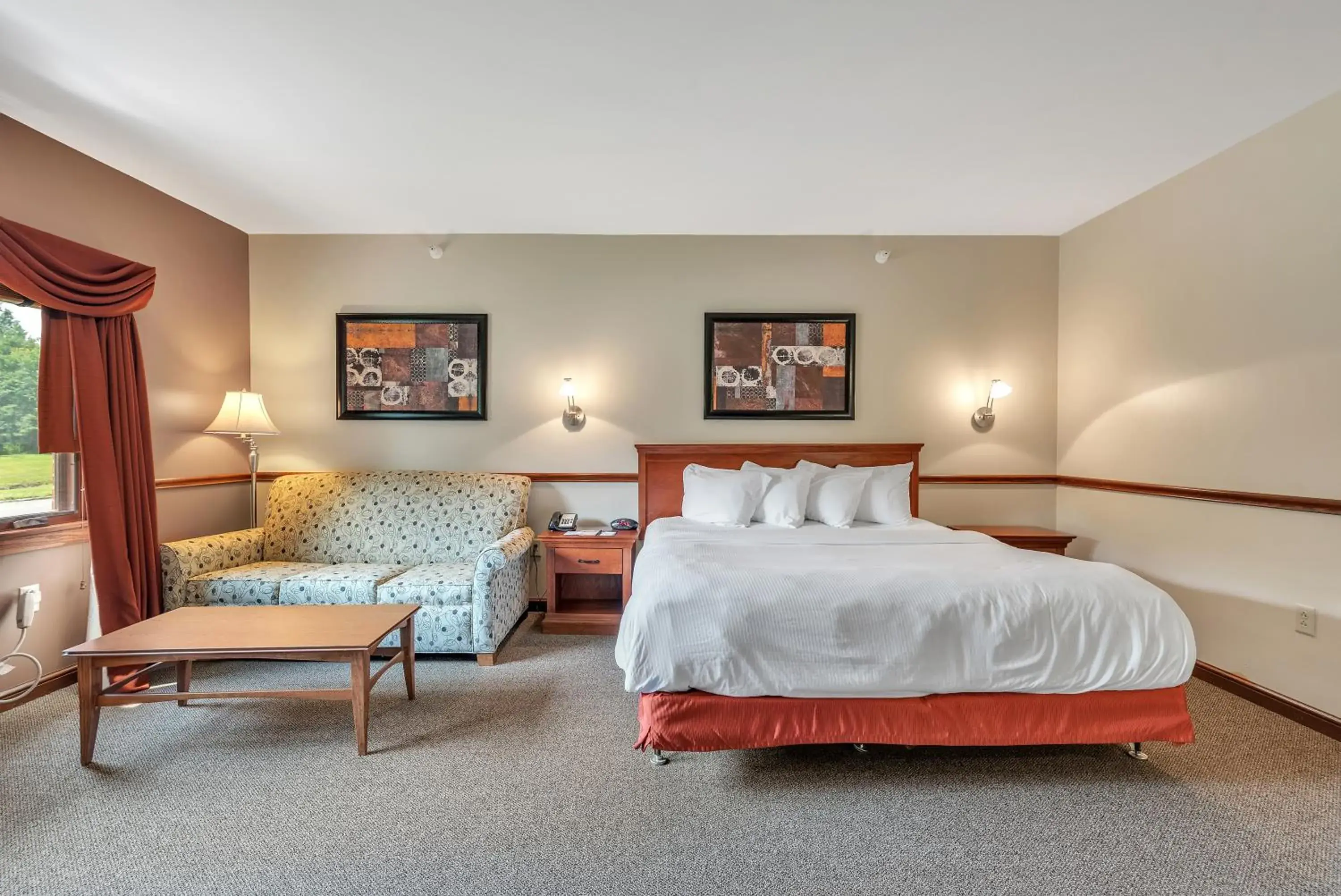 King Room in The Inn at Ohio Northern University King Room in The Inn at Ohio Northern University