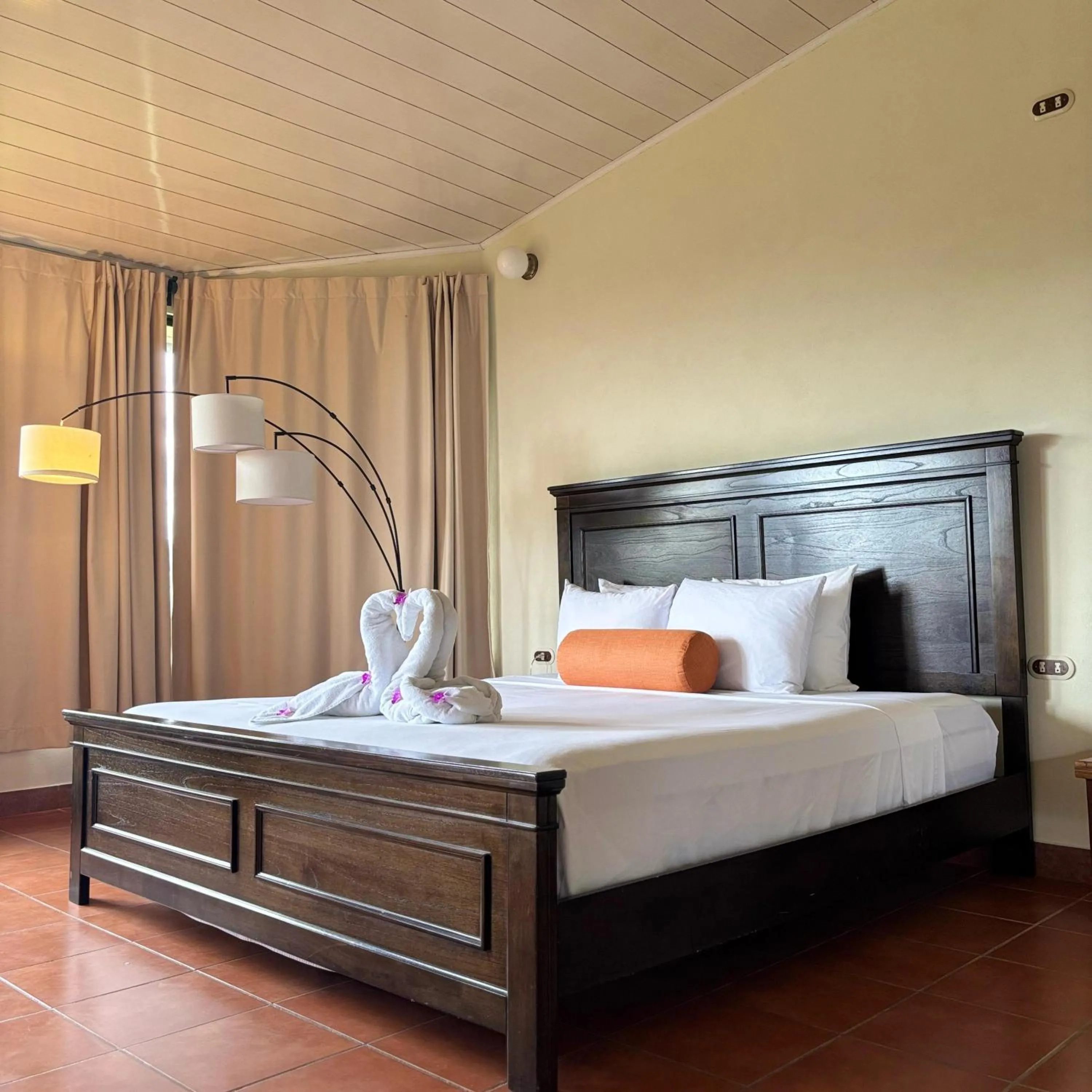 Bed in Arenal Roca Lodge & Bungalows