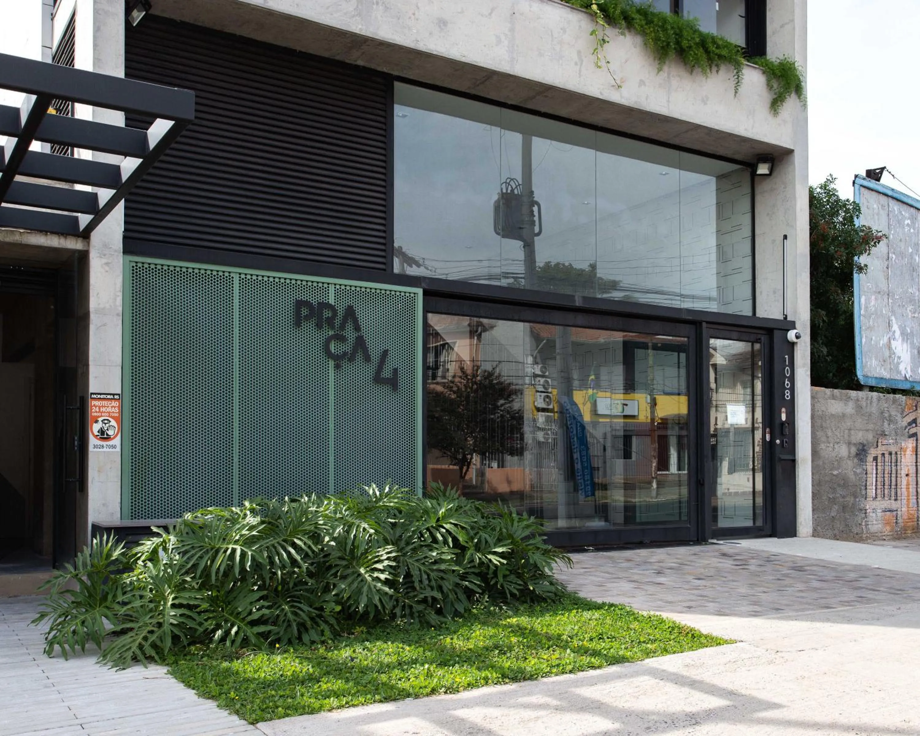 Property building in Charlie em POA - Studio Moderno com Coworking e Lavanderia