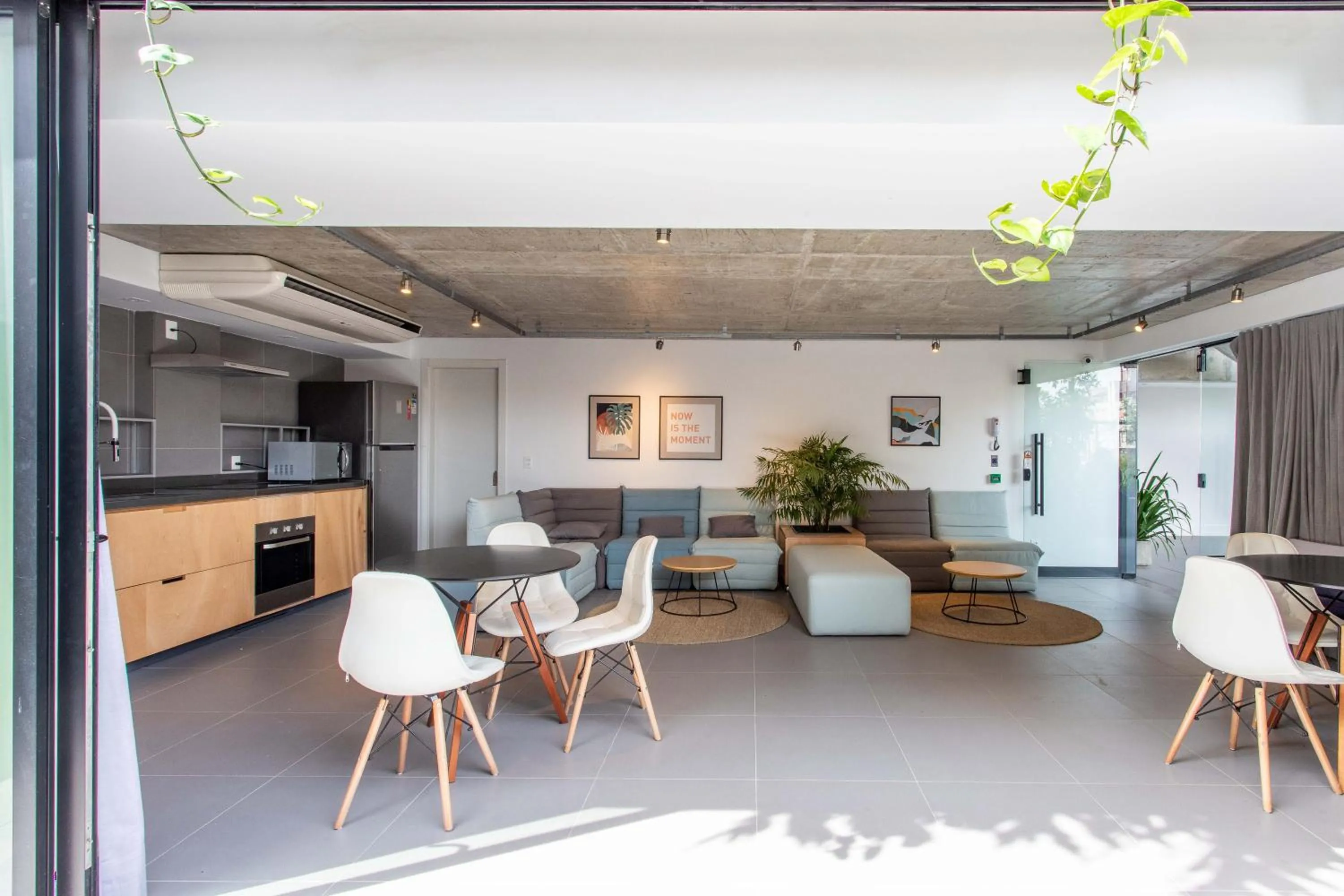 Day in Charlie em POA - Studio Moderno com Coworking e Lavanderia