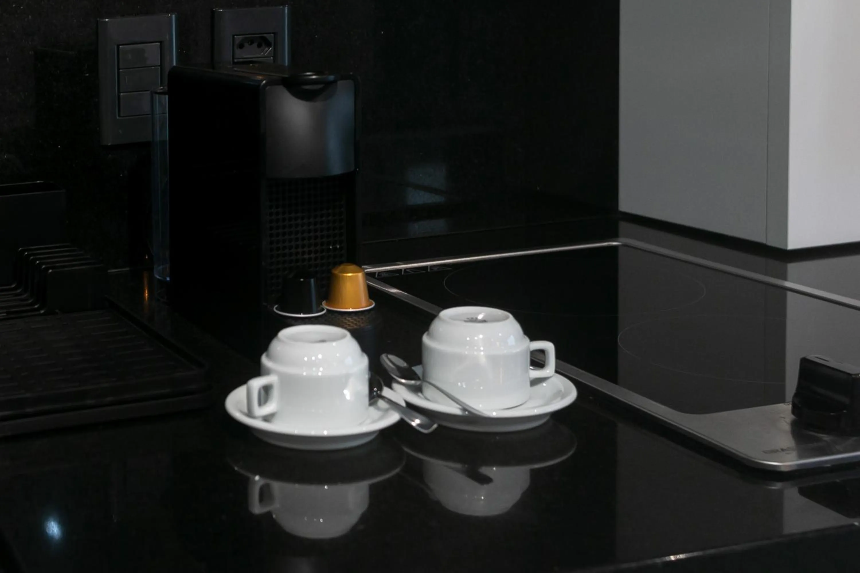 Coffee/tea facilities in Charlie em POA - Studio Moderno com Coworking e Lavanderia