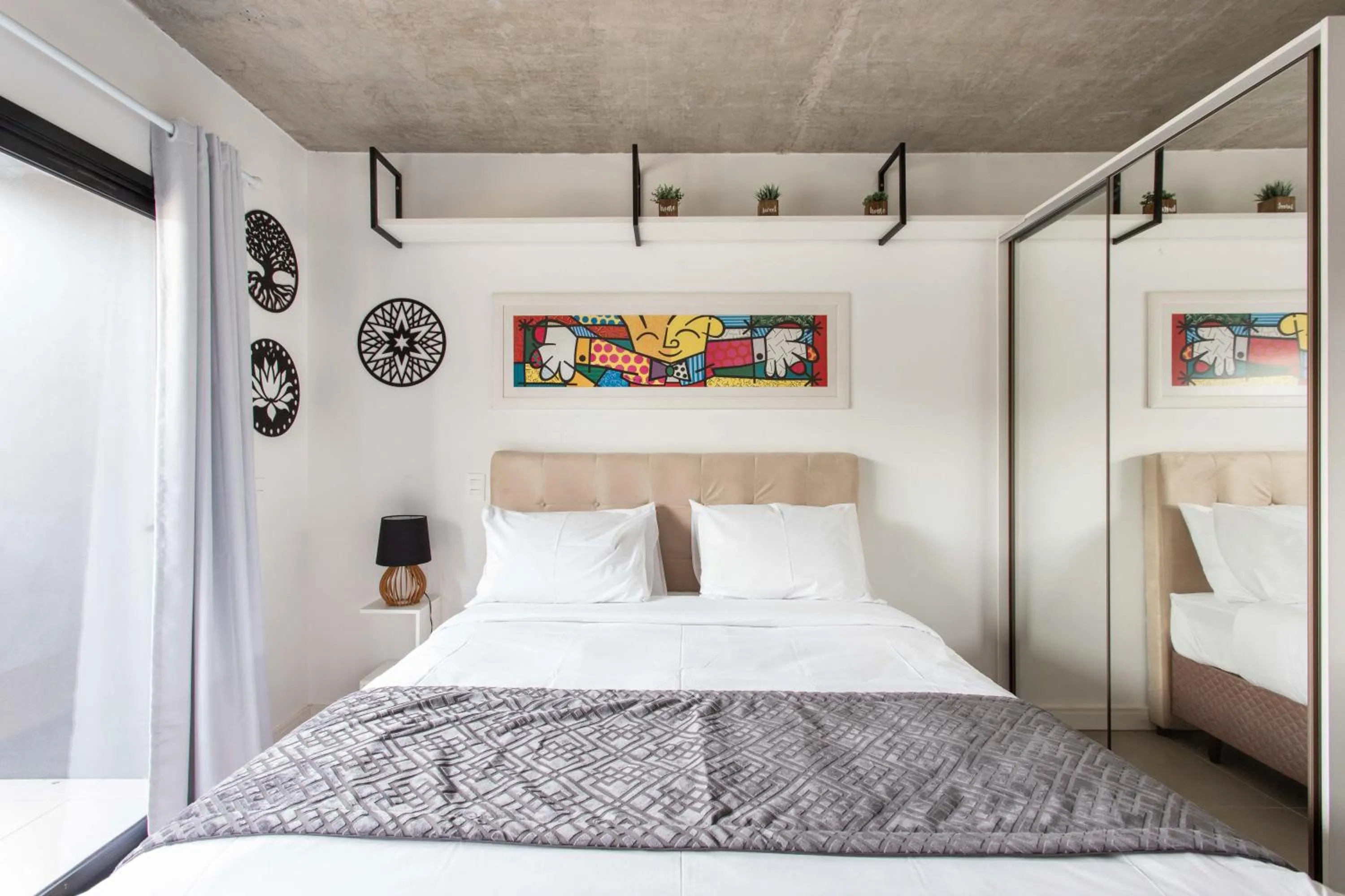Bed in Charlie em POA - Studio Moderno com Coworking e Lavanderia