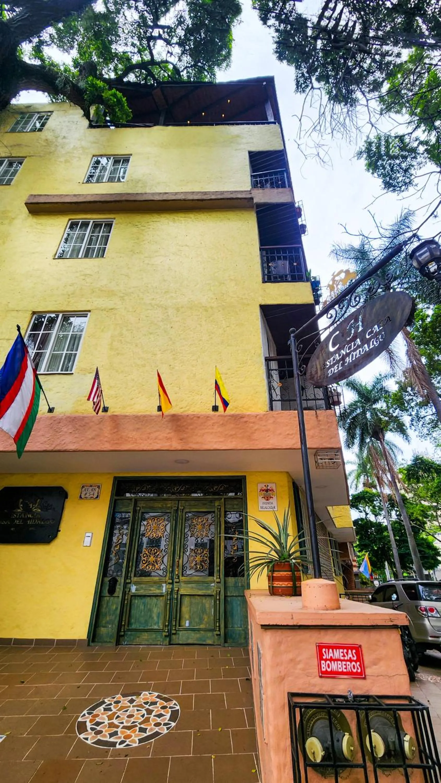 Facade/entrance in Casa del Hidalgo Hotel Cali Centenario