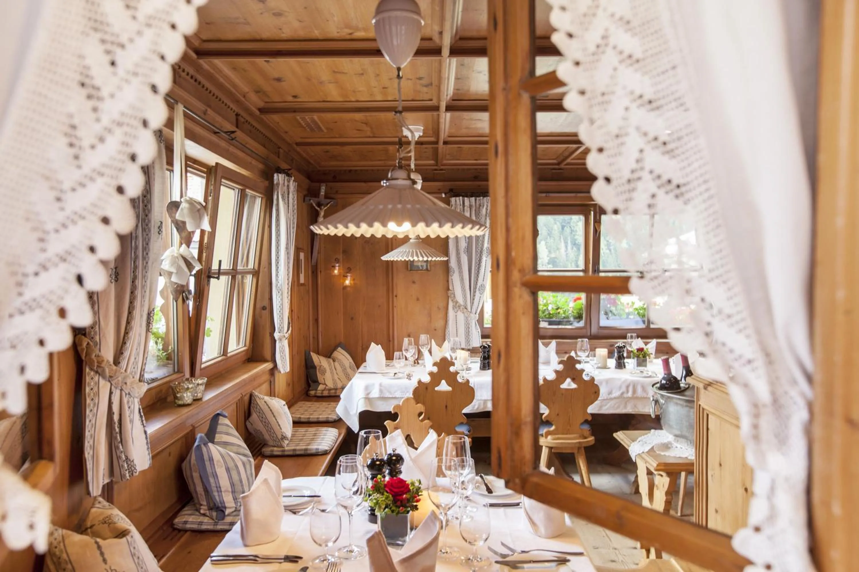 Restaurant/places to eat in Hotel Die Arlbergerin - Design & Tiroler Gemütlichkeit