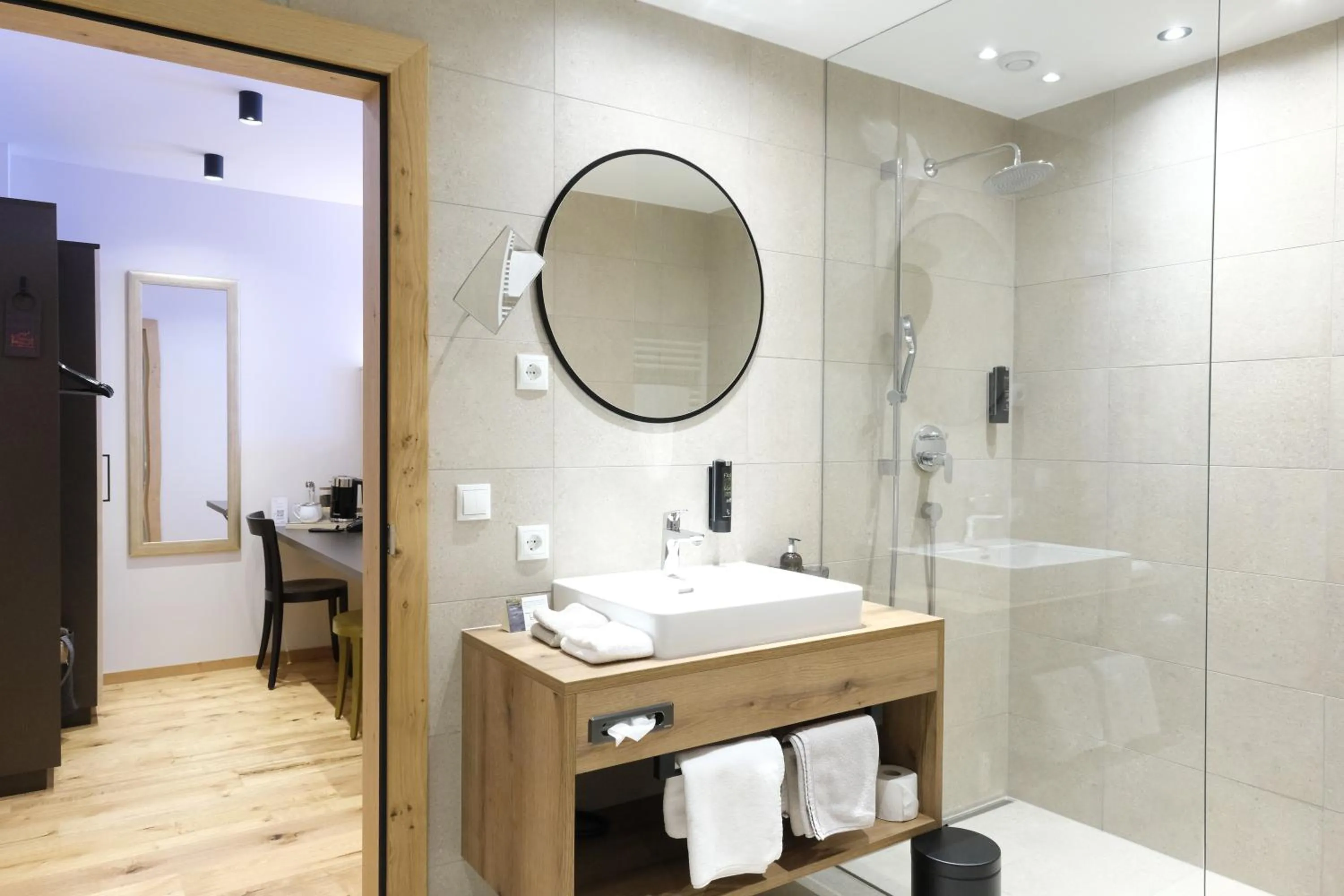 Shower in Hotel Die Arlbergerin - Design & Tiroler Gemütlichkeit