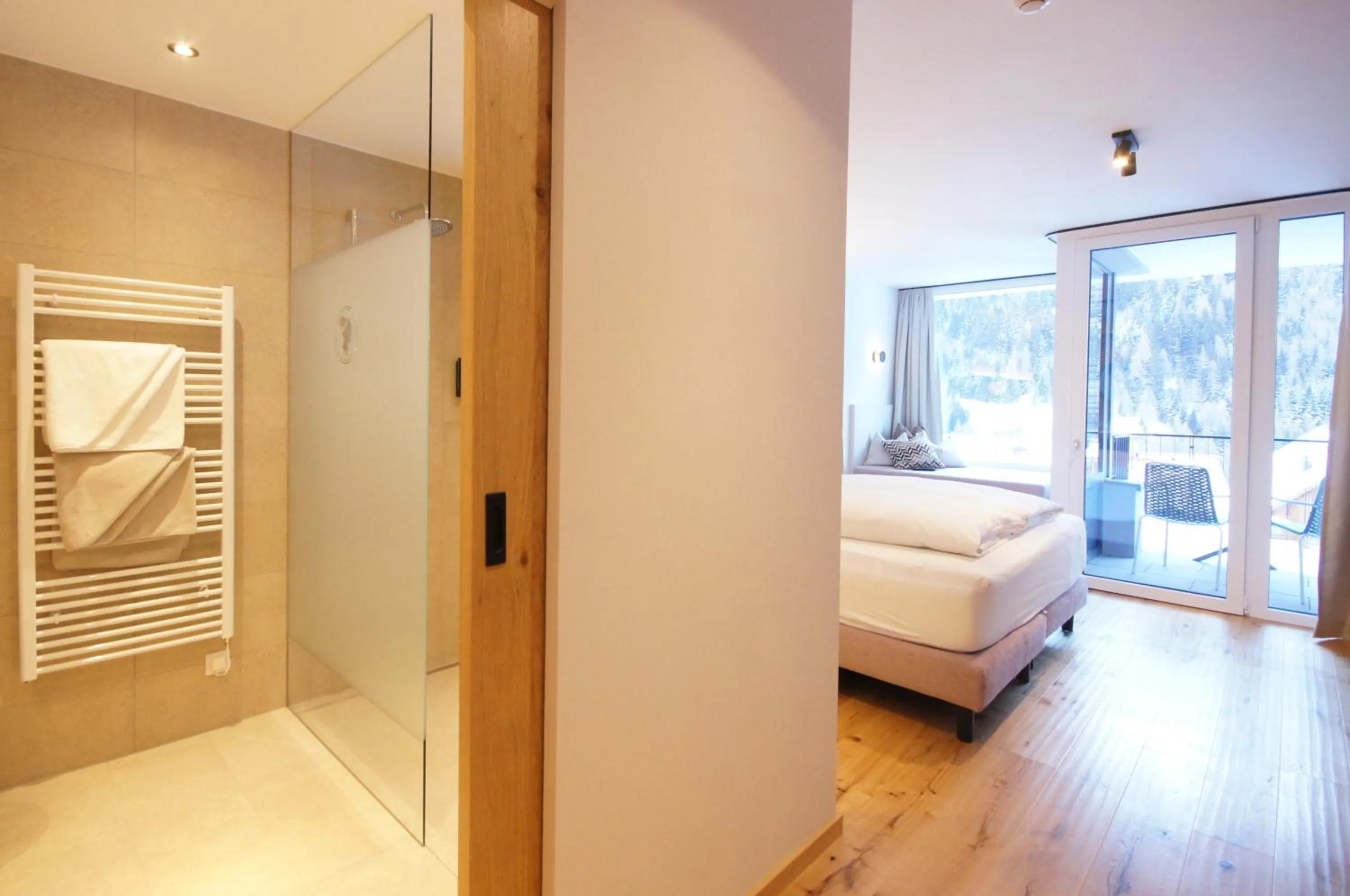 Photo of the whole room, Bed in Hotel Die Arlbergerin - Design & Tiroler Gemütlichkeit