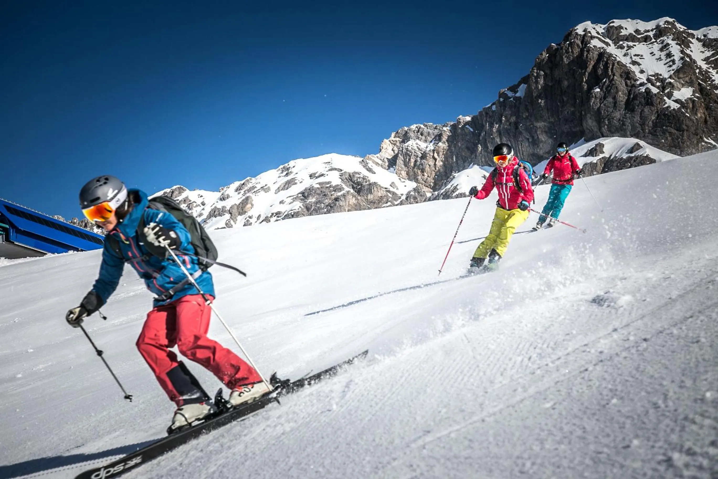 Skiing in Hotel Die Arlbergerin - Design & Tiroler Gemütlichkeit