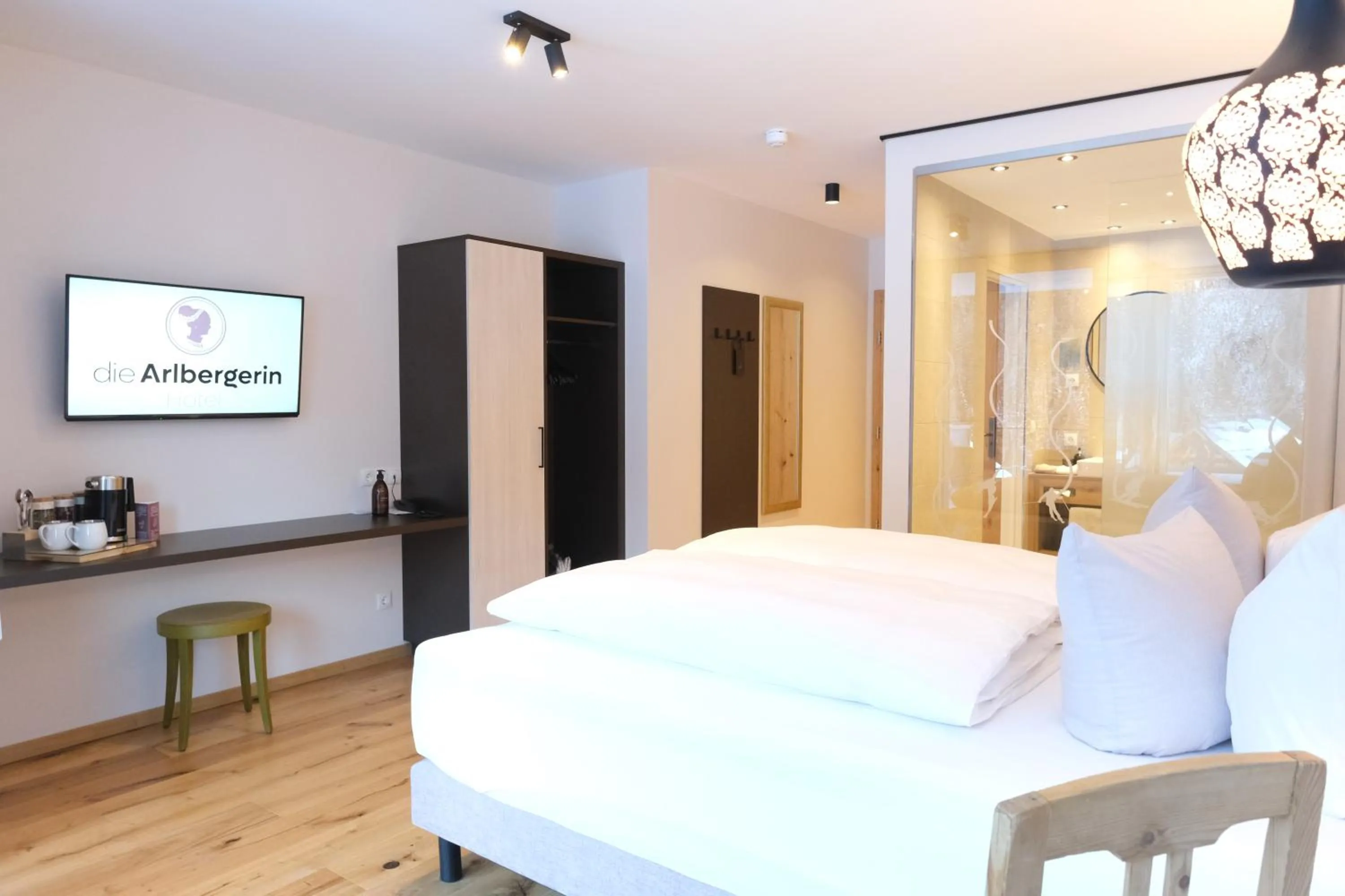 Photo of the whole room, Bed in Hotel Die Arlbergerin - Design & Tiroler Gemütlichkeit