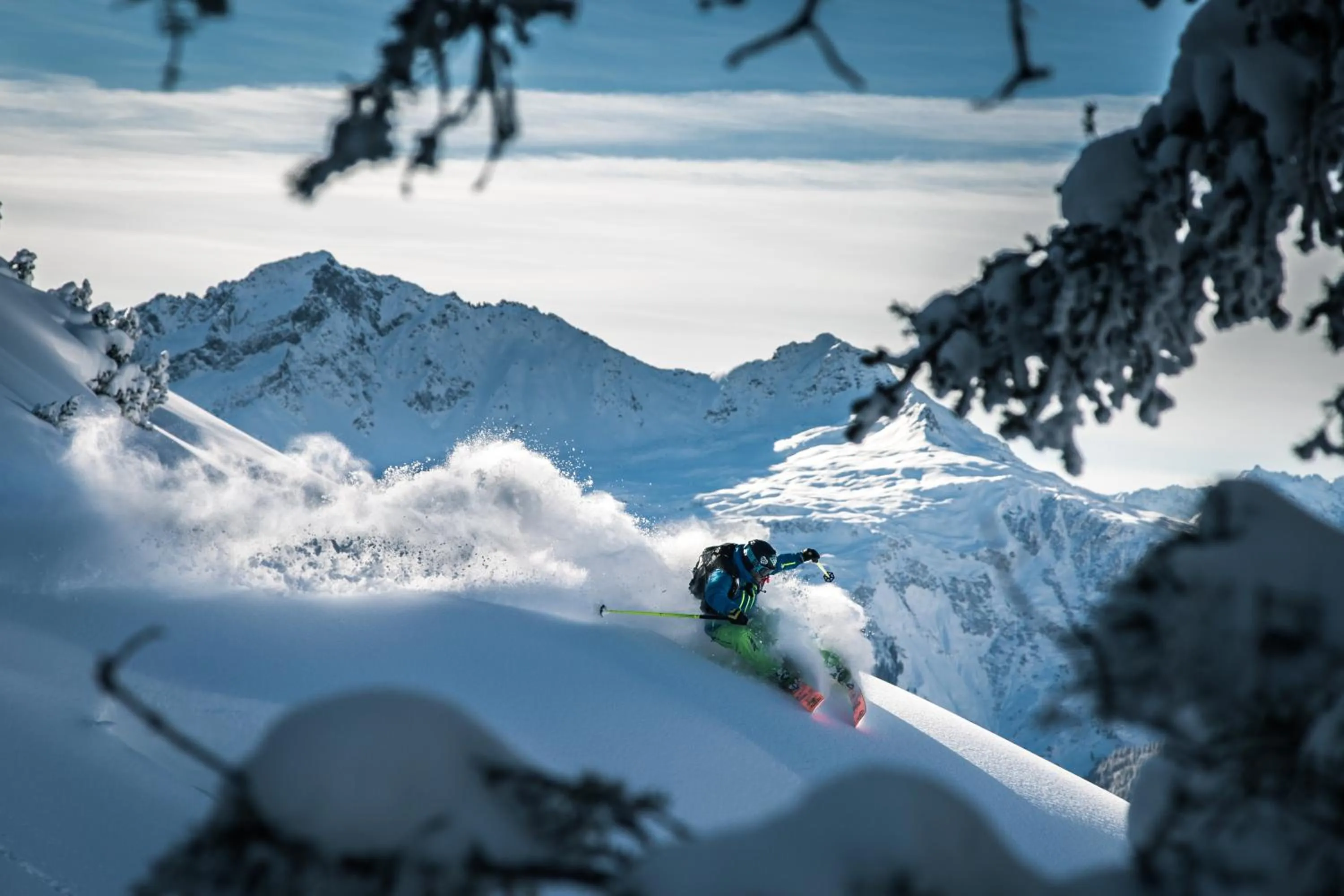 Skiing in Hotel Die Arlbergerin - Design & Tiroler Gemütlichkeit