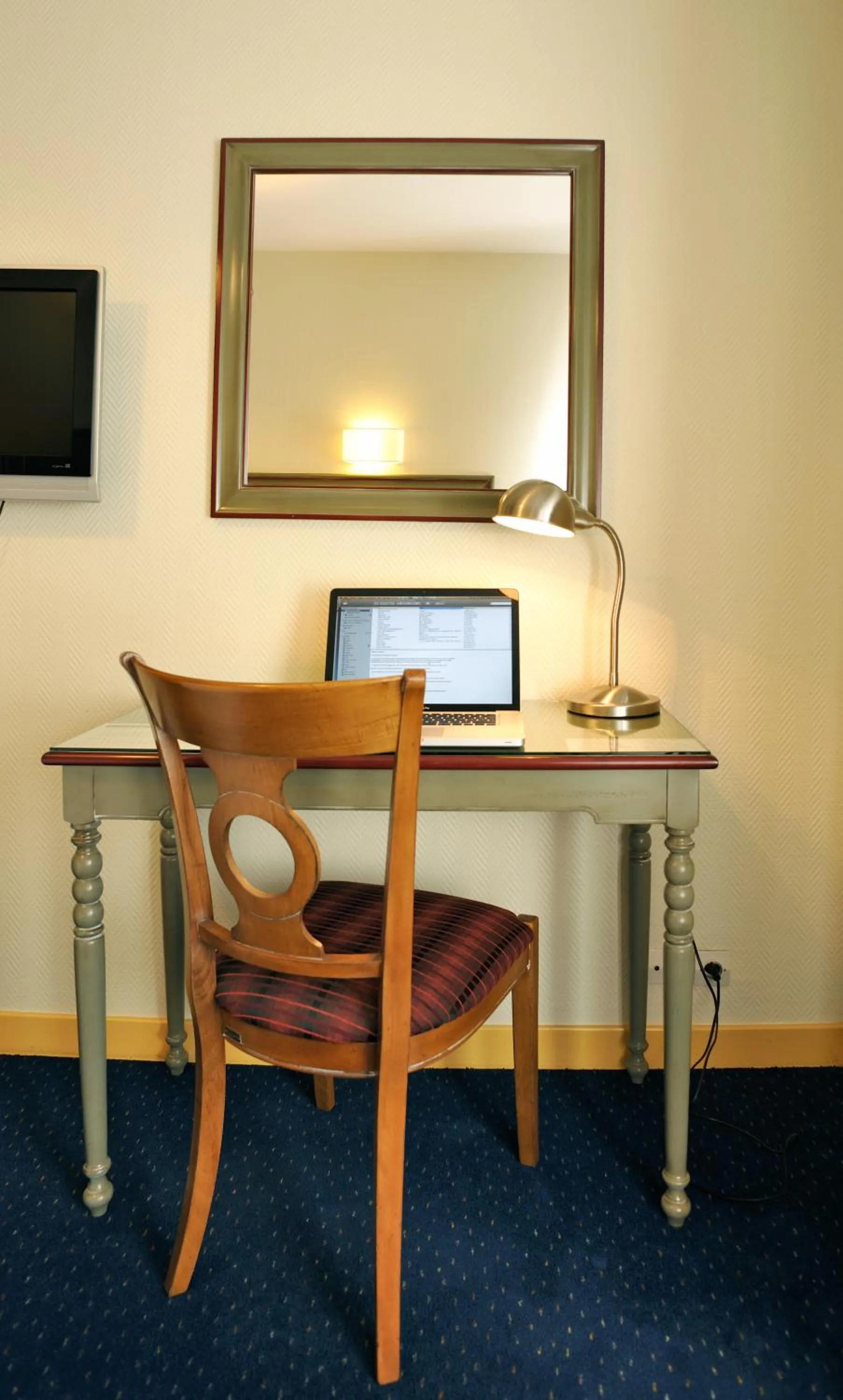 Seating area in Hostellerie du Forez