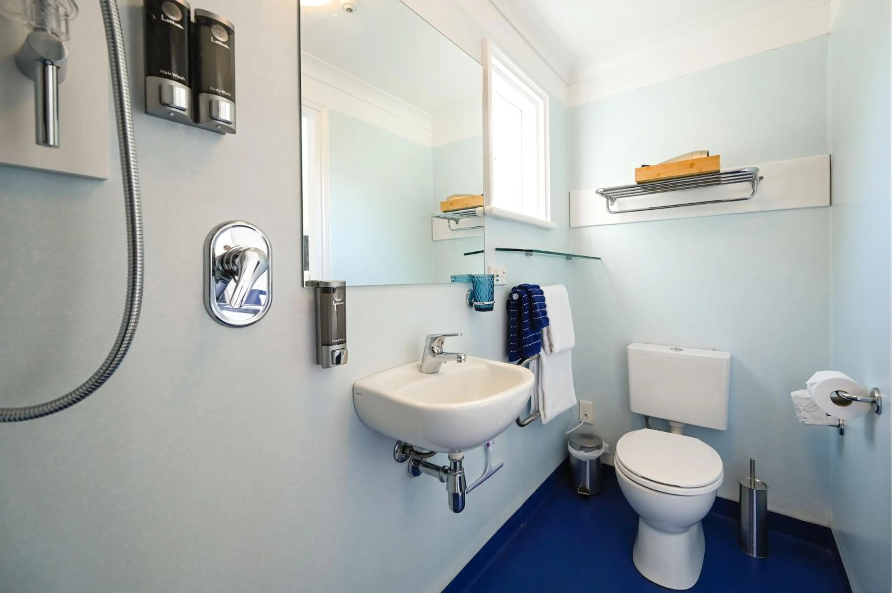 Bathroom in U Boutique on Haven