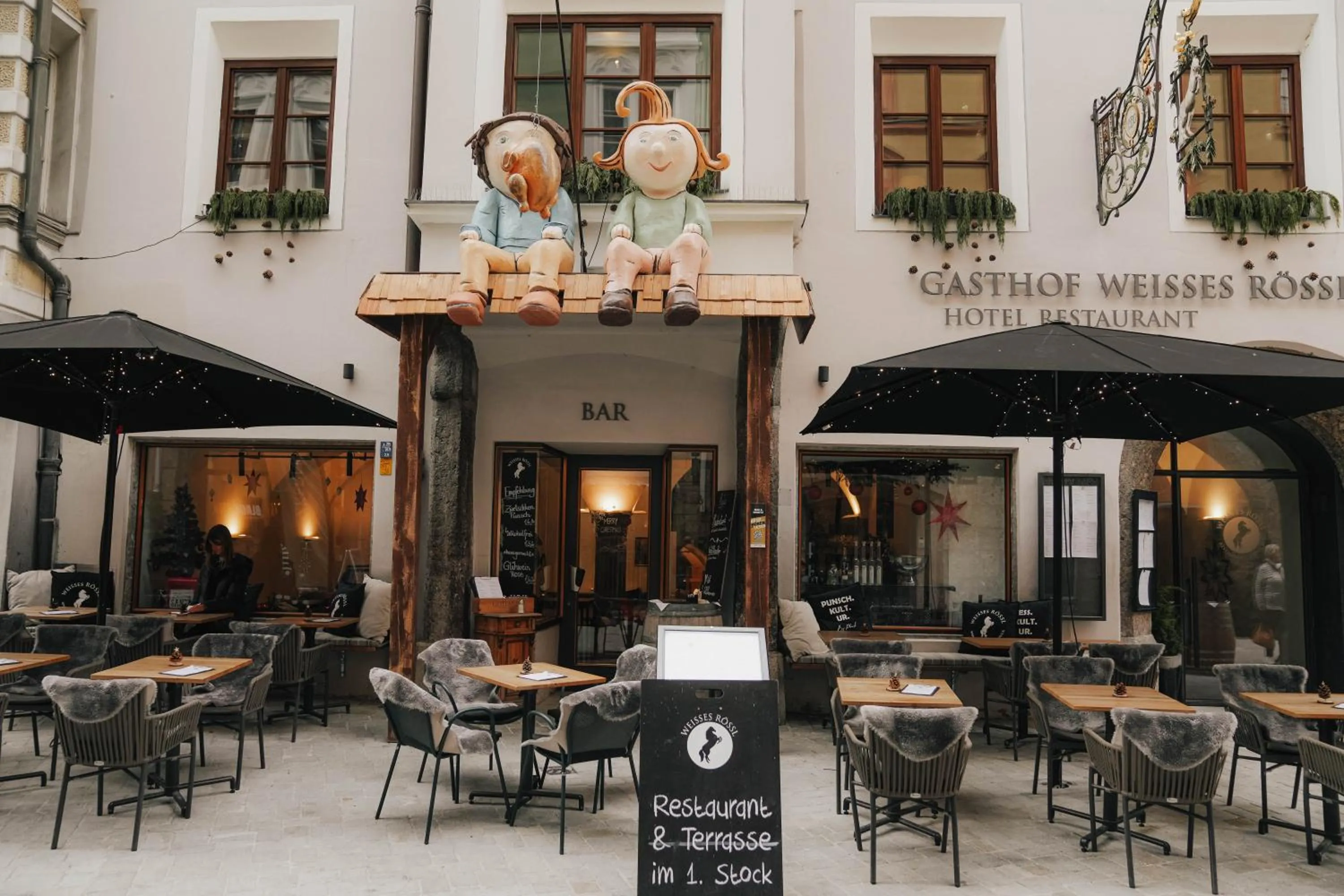 Property building in Boutiquehotel Weisses Rössl