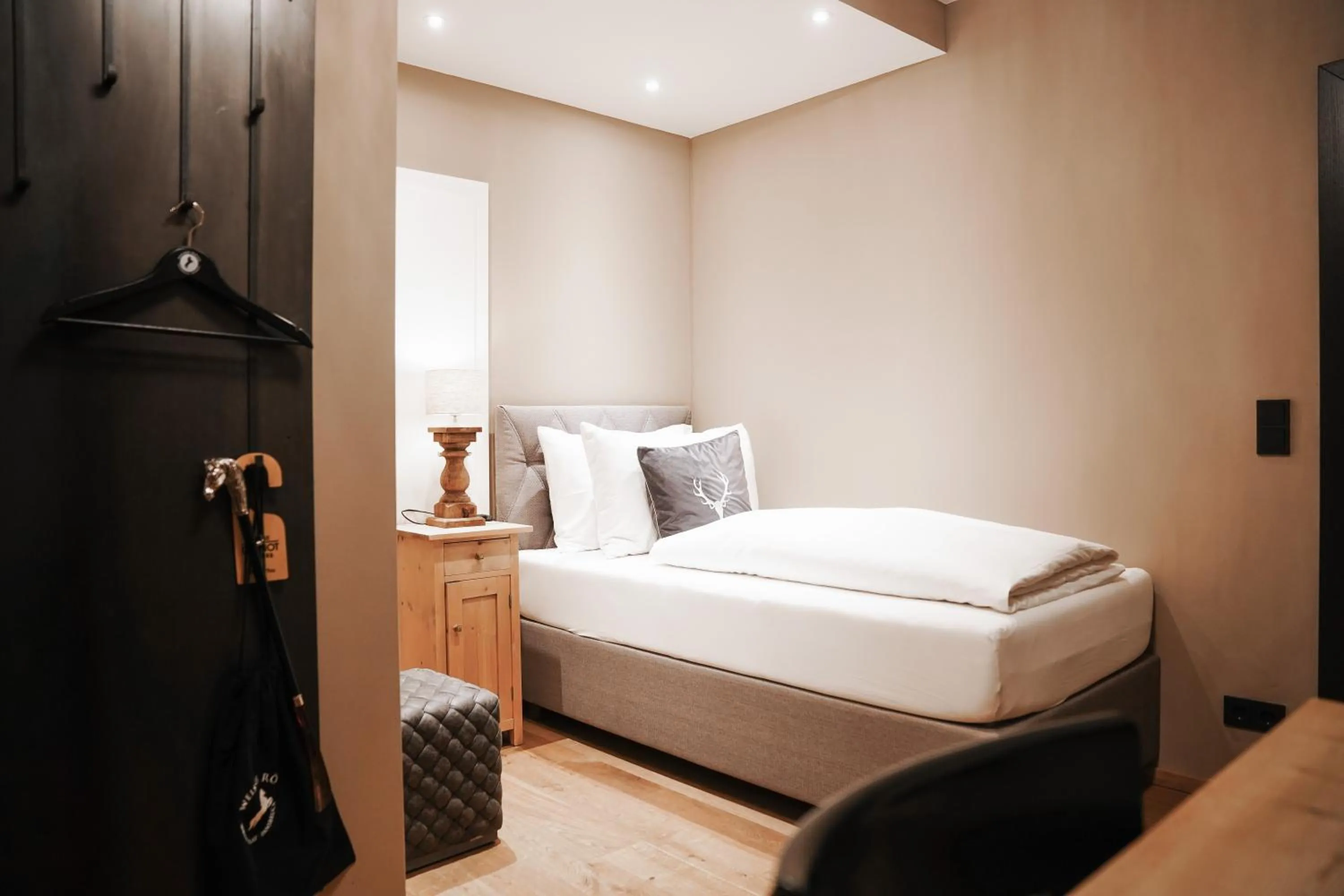 Bedroom, Bed in Boutiquehotel Weisses Rössl