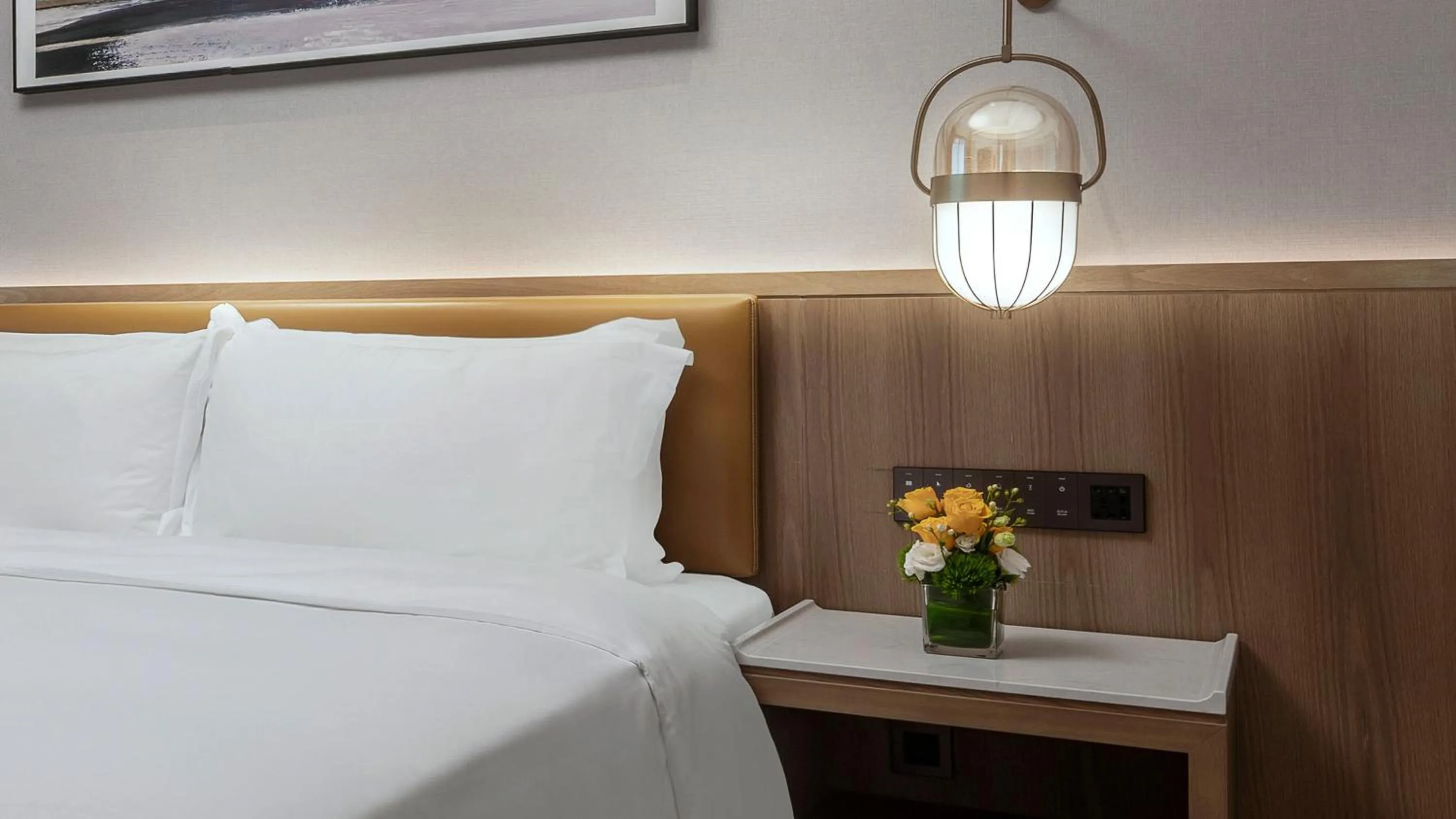 Photo of the whole room, Bed in Holiday Inn & Suites Sanya Yalong Bay