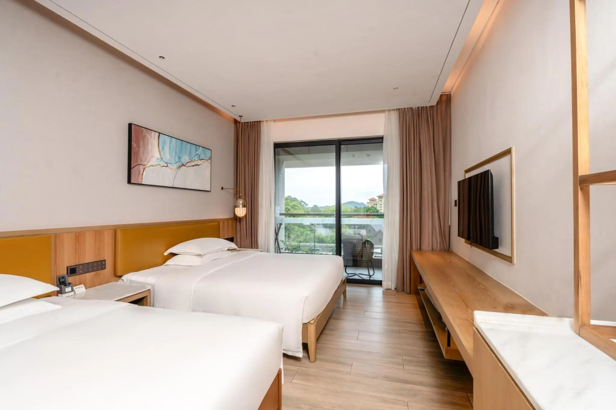 Photo of the whole room, Bed in Holiday Inn & Suites Sanya Yalong Bay