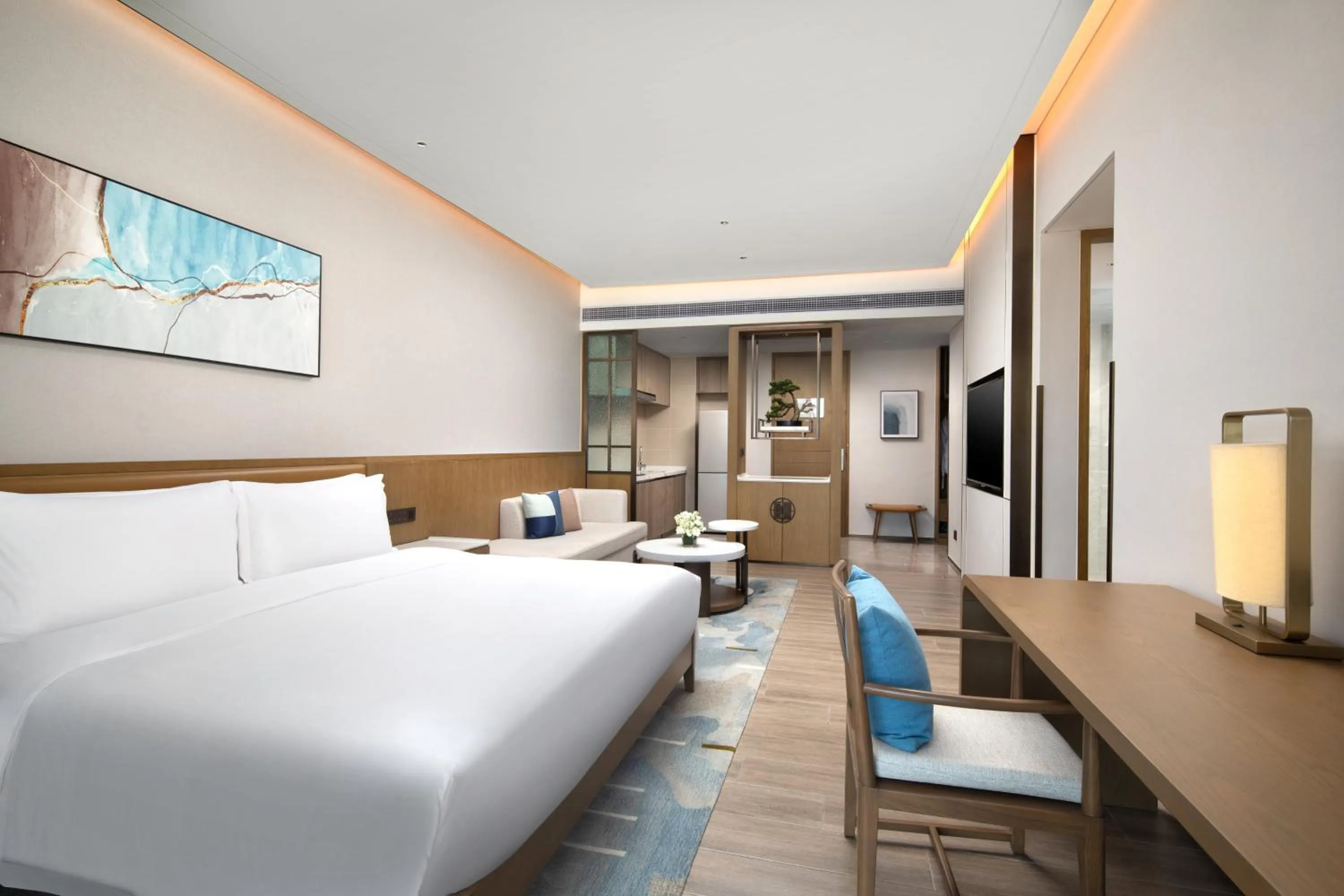 Photo of the whole room, Bed in Holiday Inn & Suites Sanya Yalong Bay