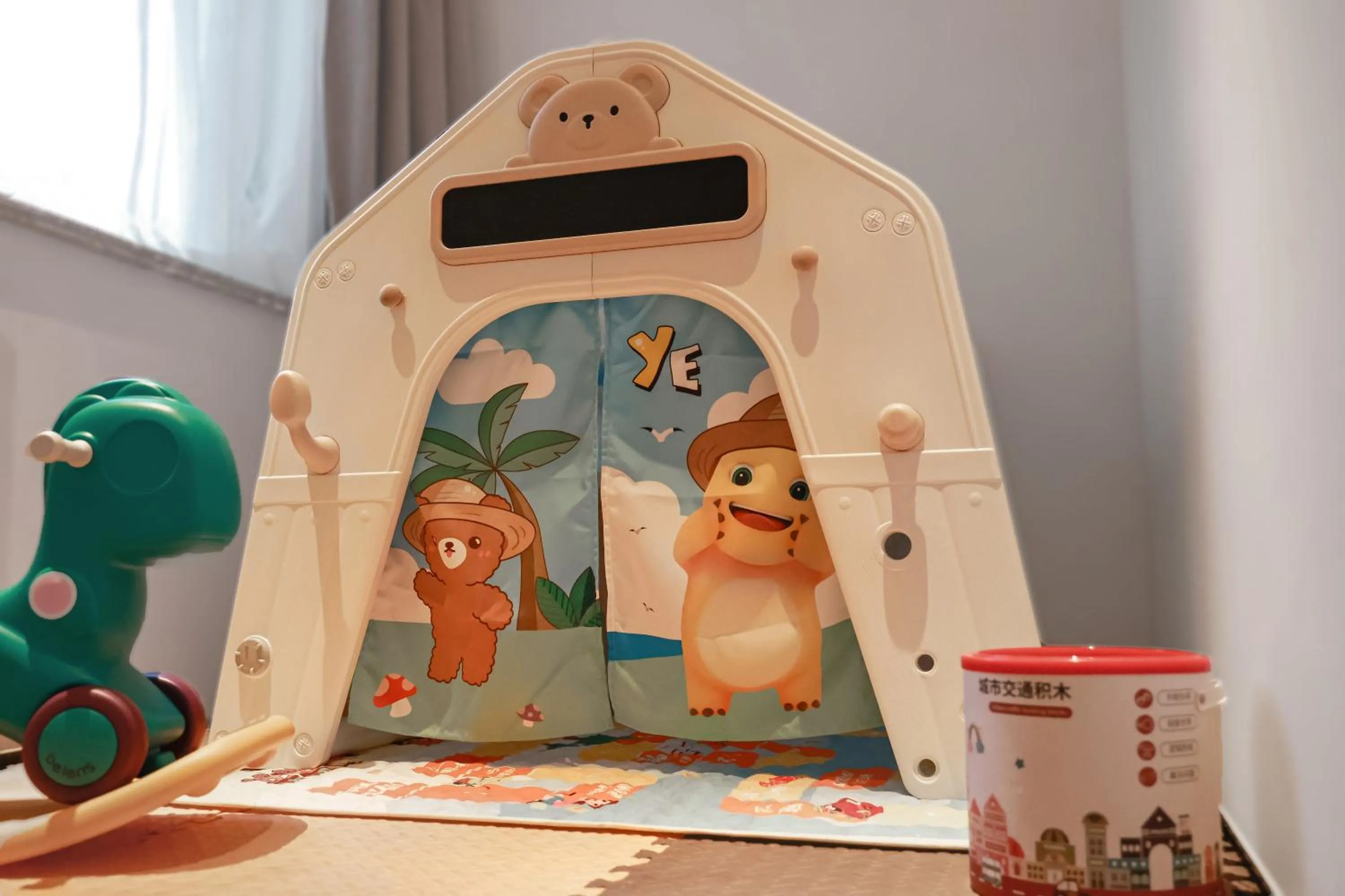 Photo of the whole room in Holiday Inn & Suites Sanya Yalong Bay