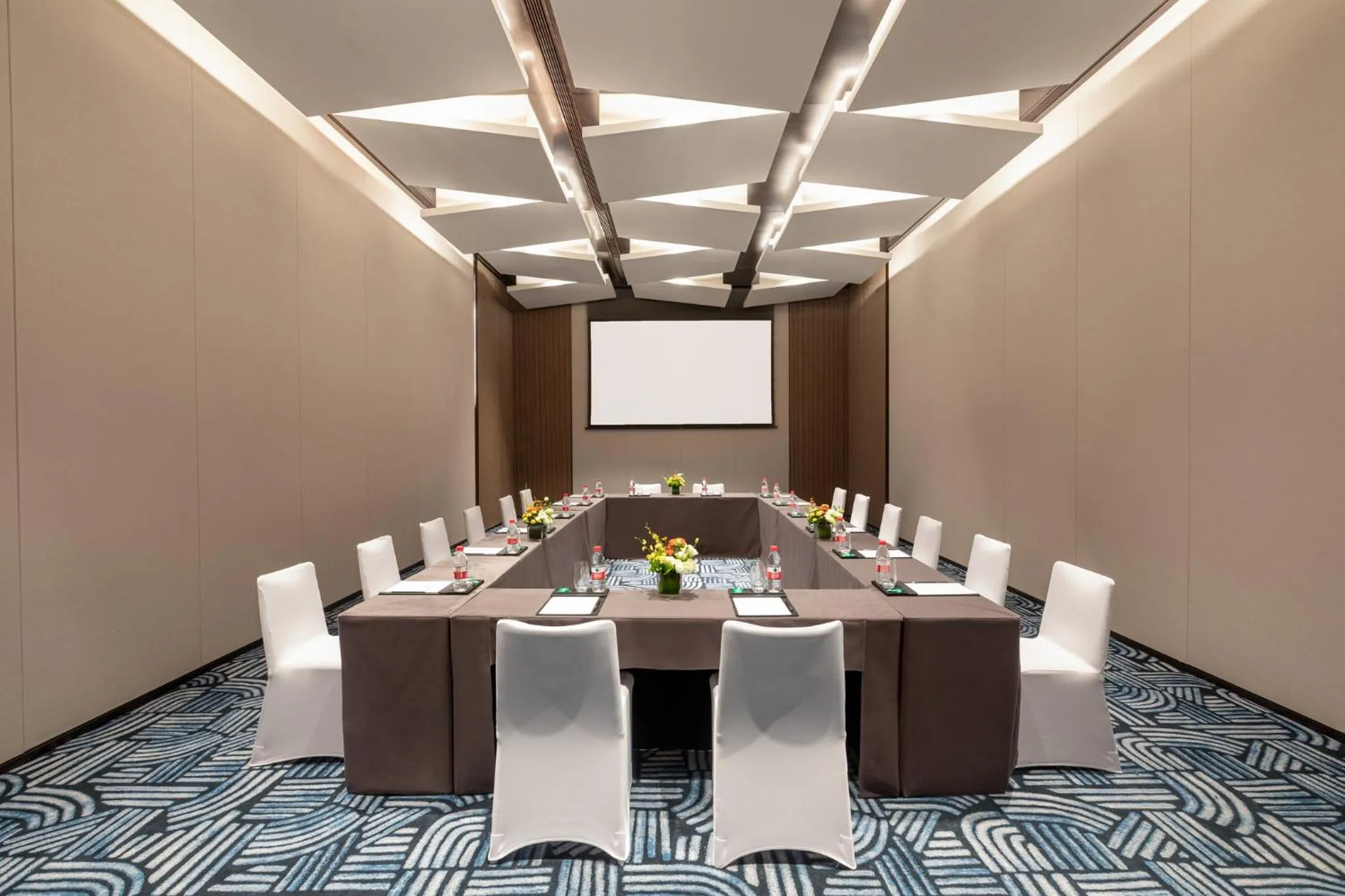 Meeting/conference room in Holiday Inn & Suites Sanya Yalong Bay