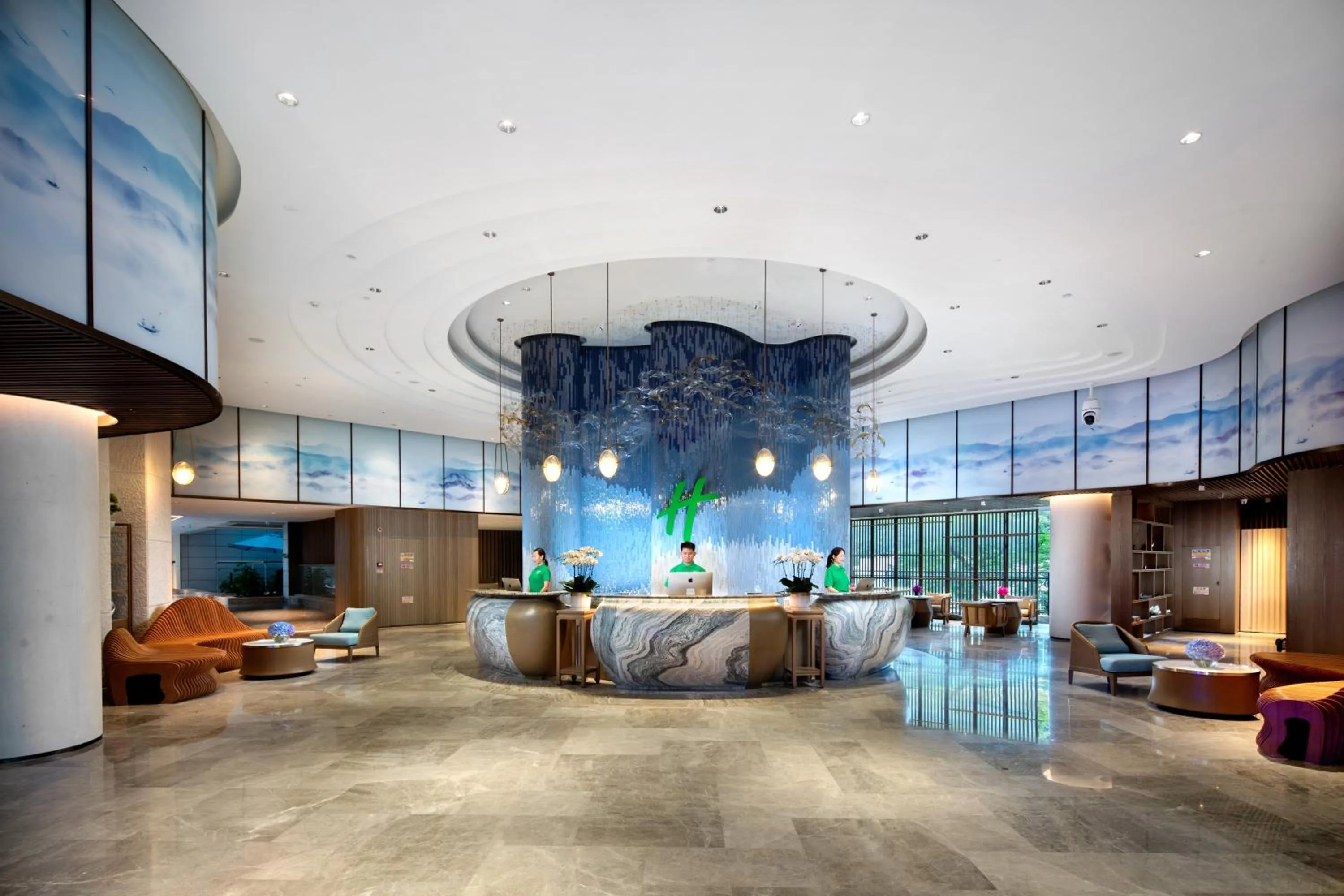 Lobby or reception in Holiday Inn & Suites Sanya Yalong Bay