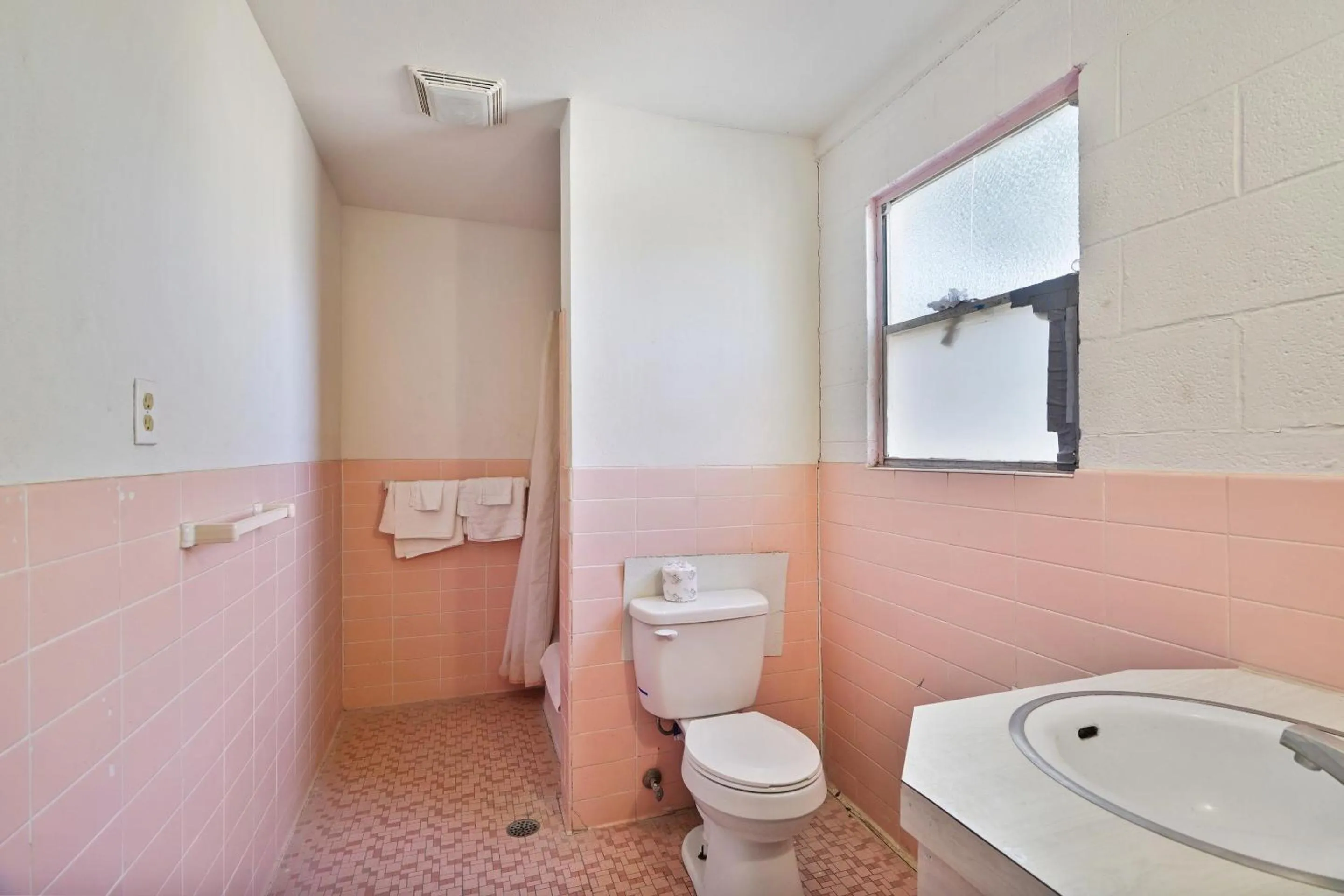 Bathroom in OYO Alpine TX near Big Bend National Park