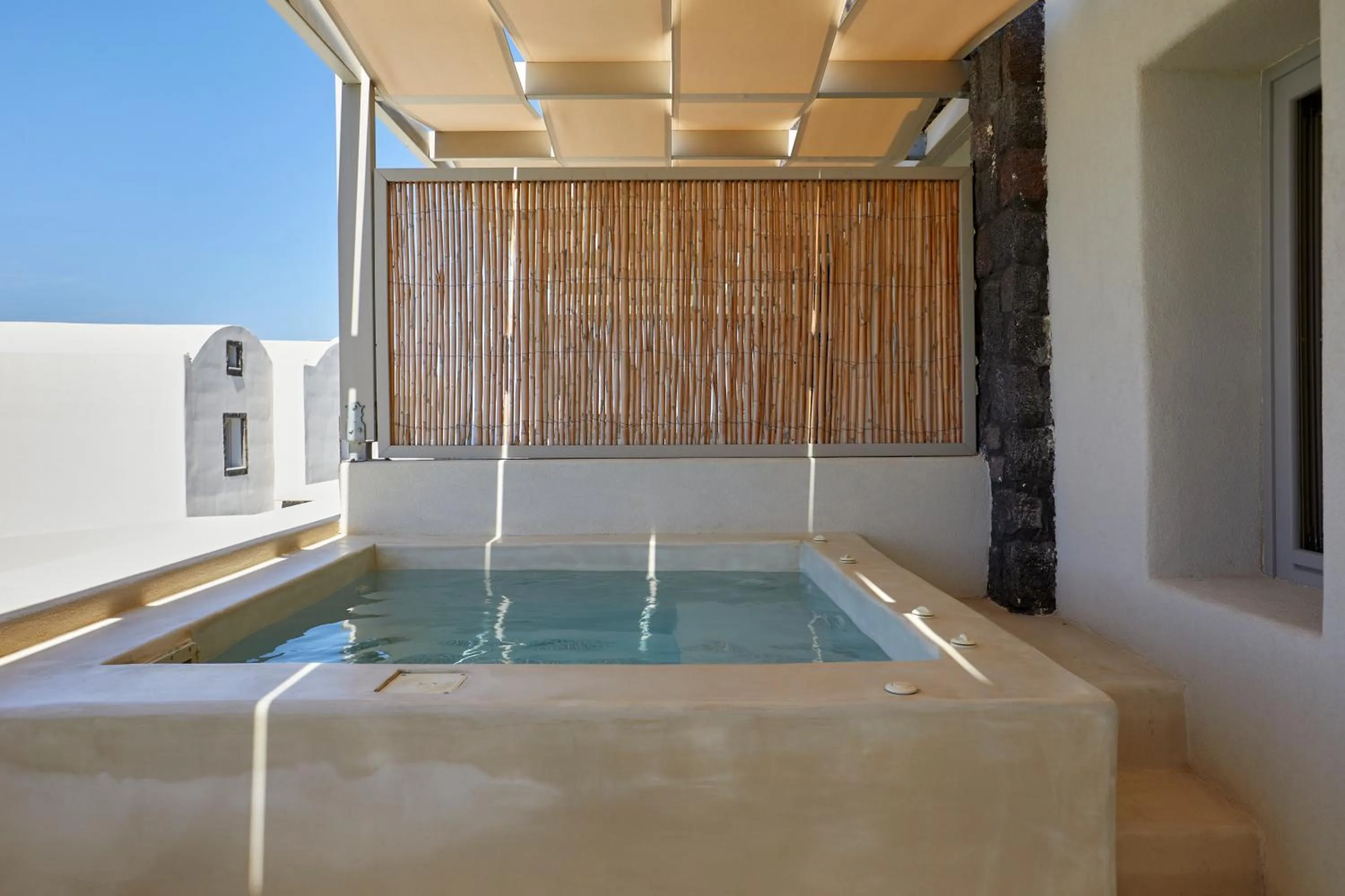 Hot Tub in Adorno Oia