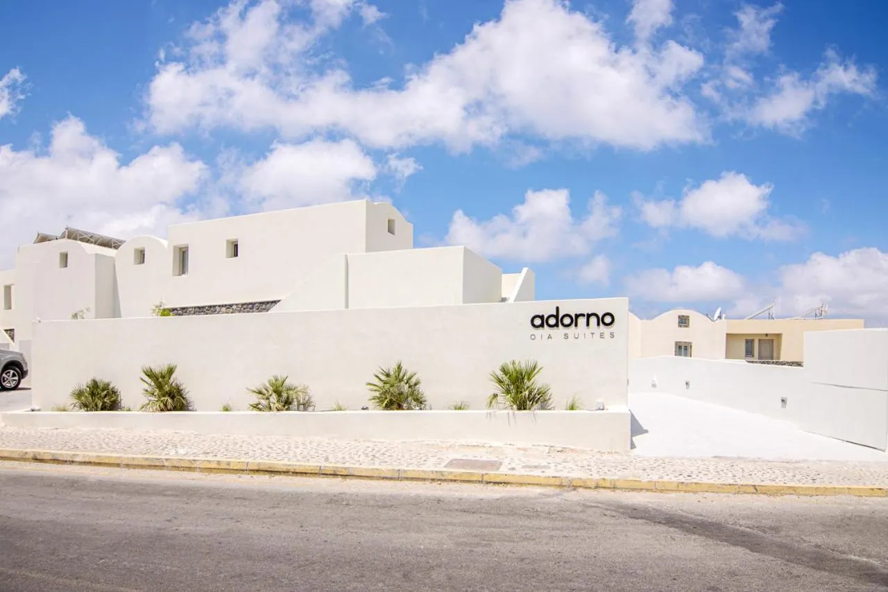 Property building in Adorno Oia