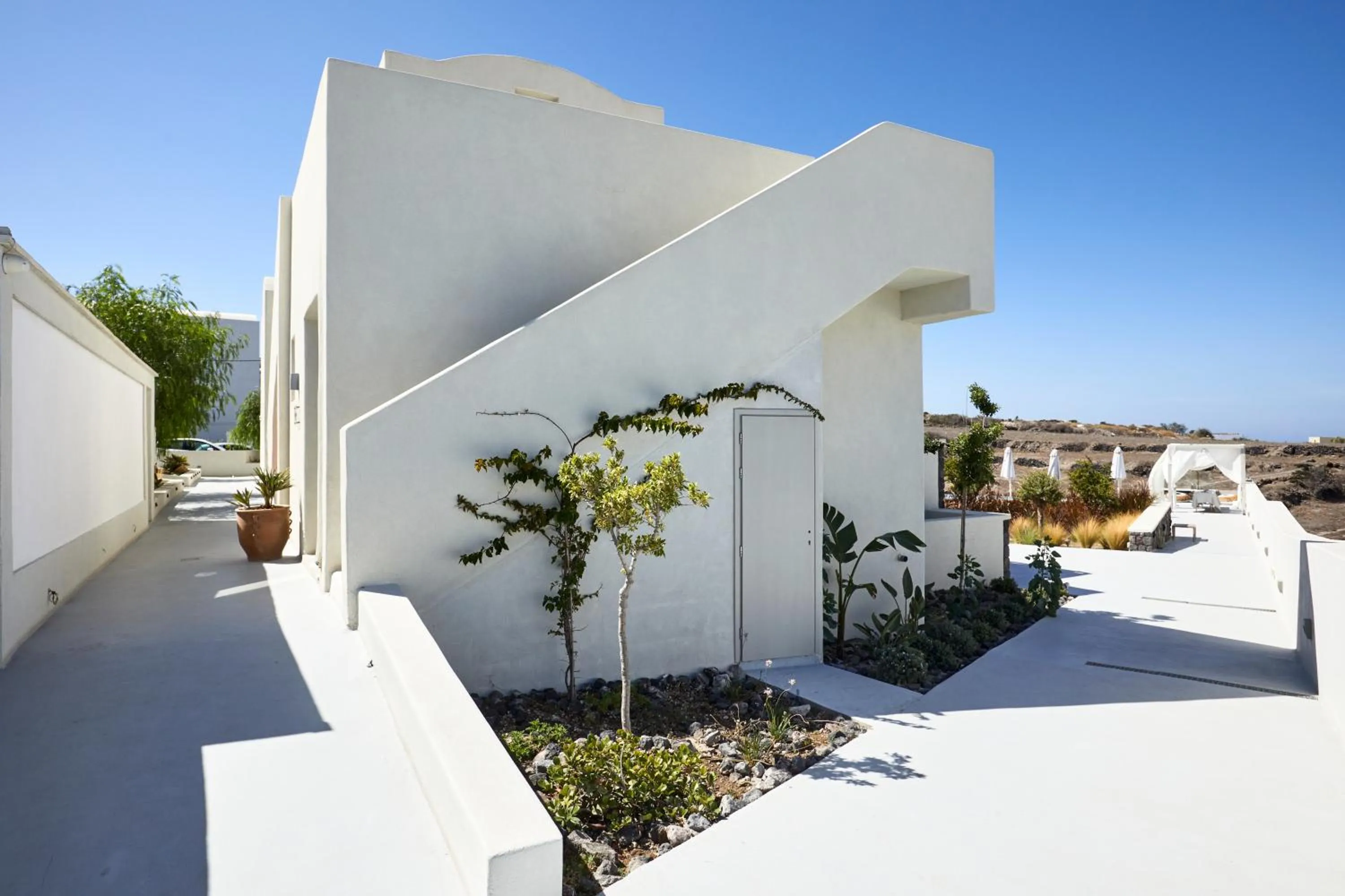 Property building in Adorno Oia