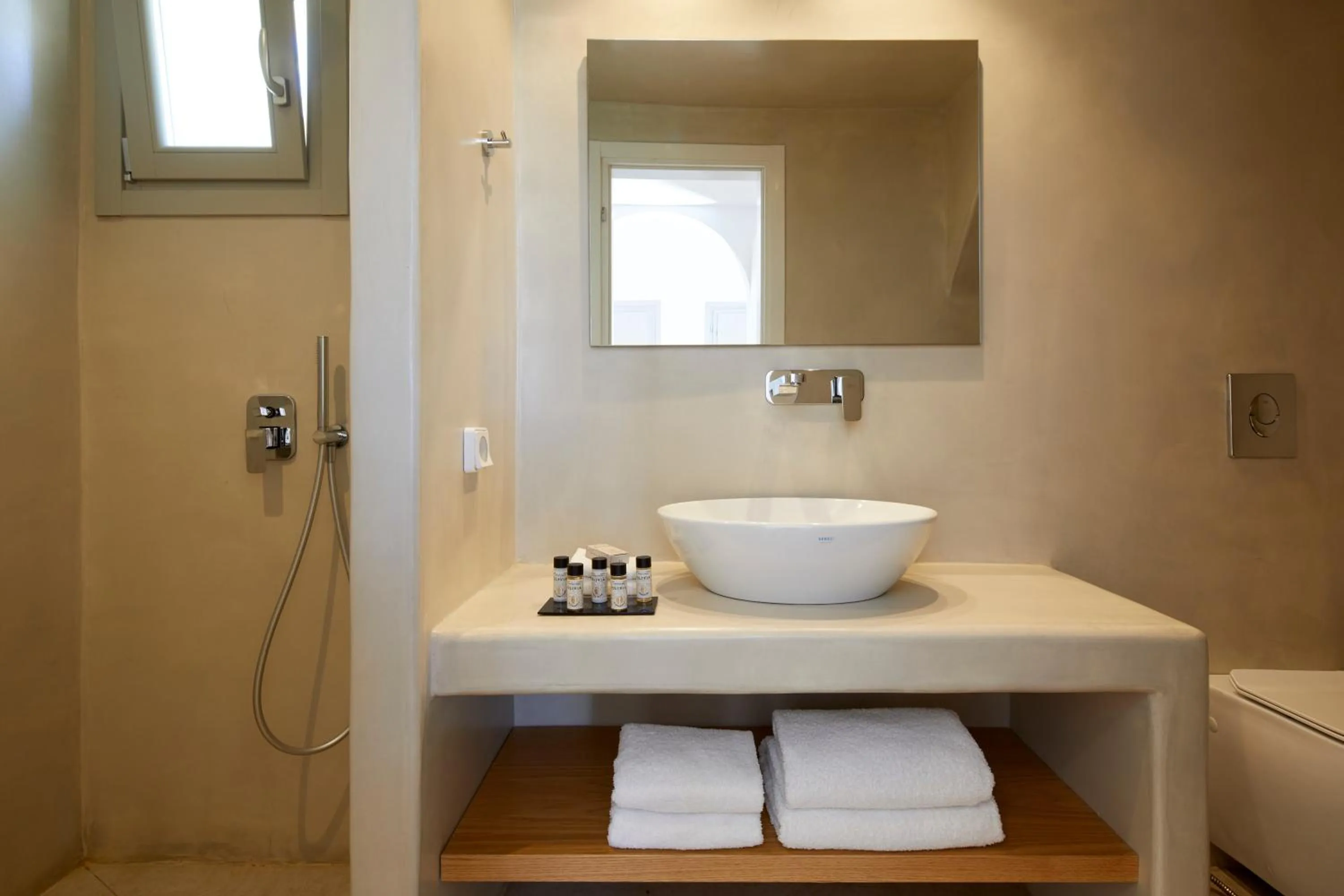 Bathroom in Adorno Oia