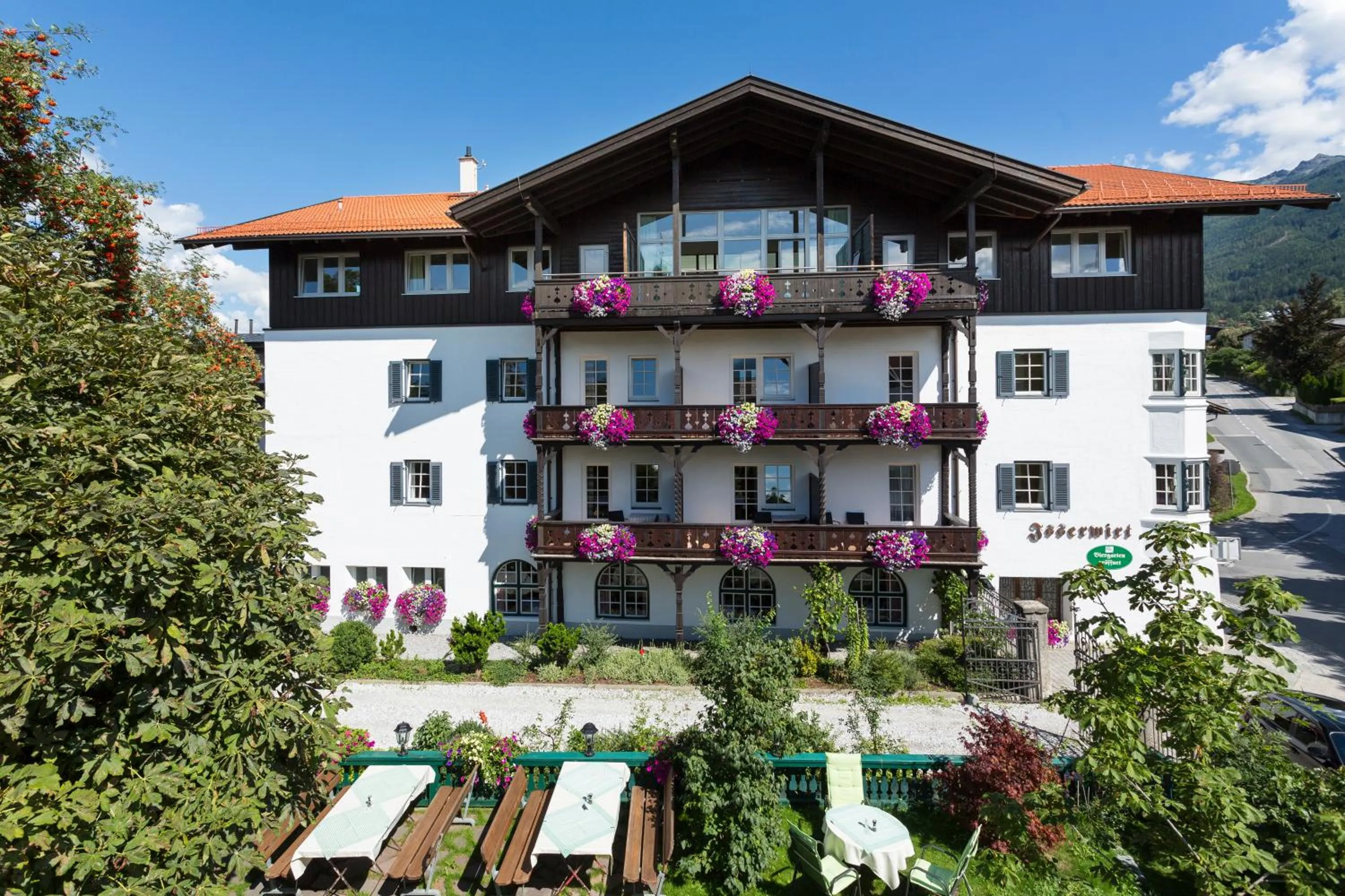 Property building in Isserwirt