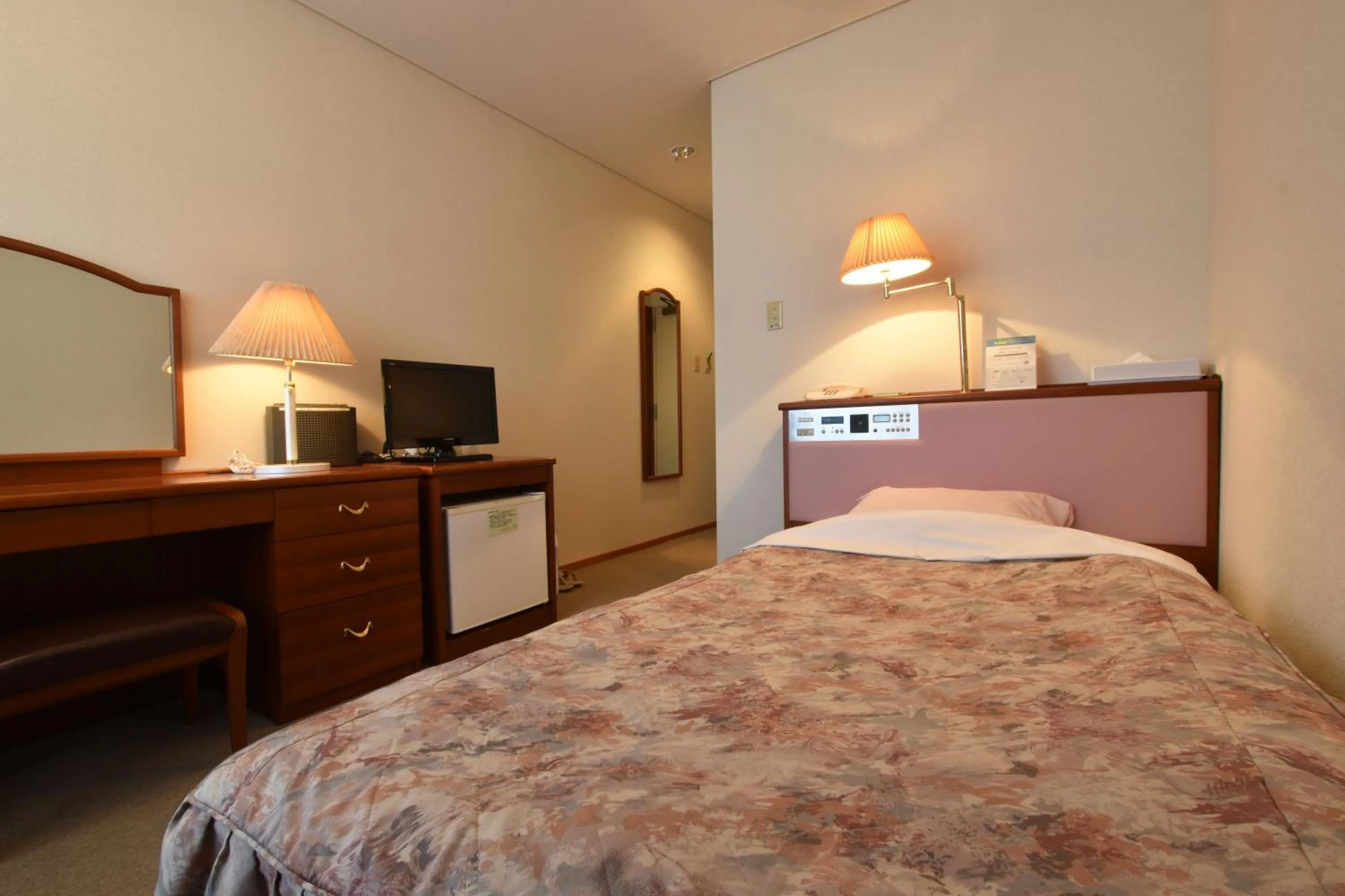 Photo of the whole room, Bed in Takinoue Hotel Keikoku