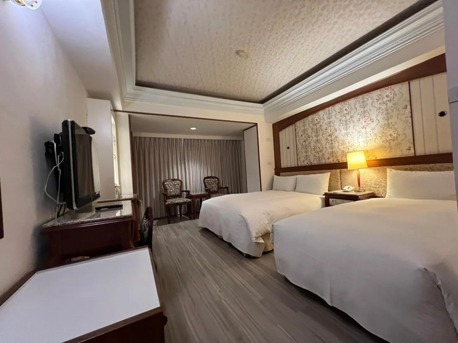 Bed in Hua Tong Hotel