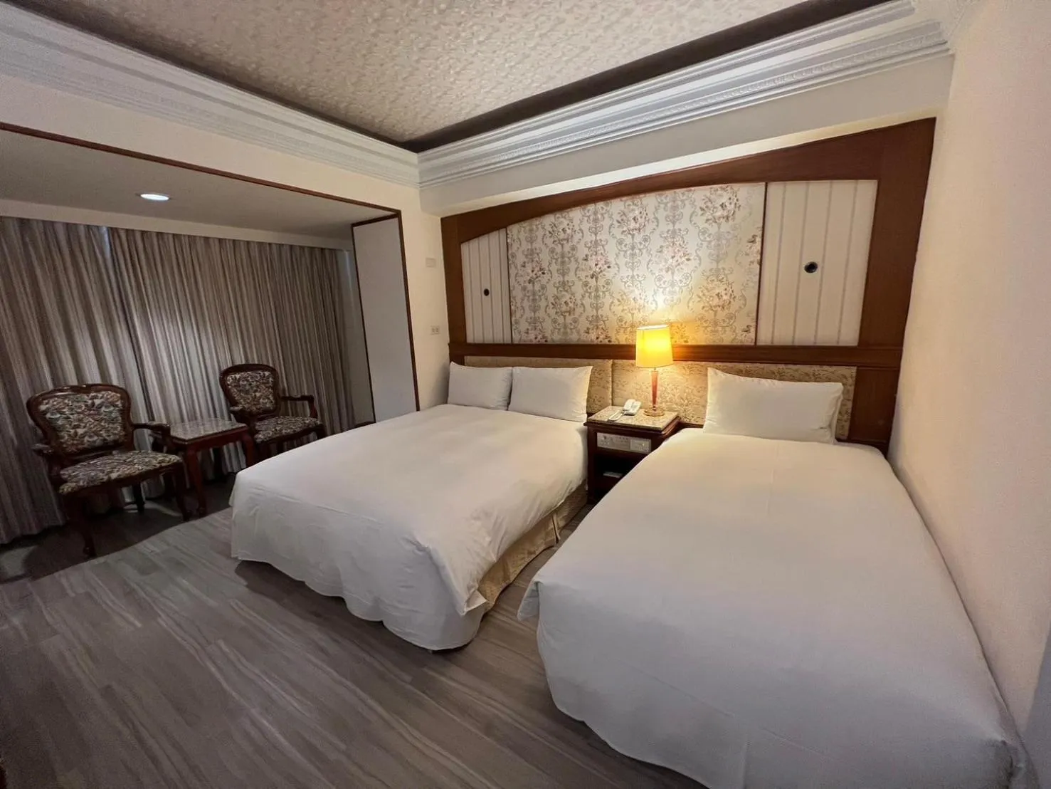 Bed in Hua Tong Hotel
