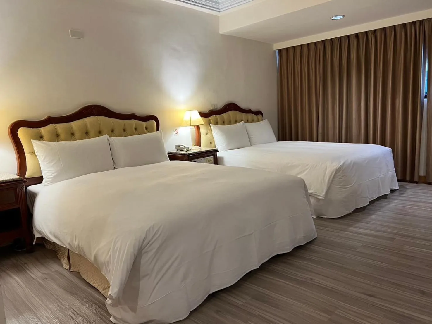 Bed in Hua Tong Hotel