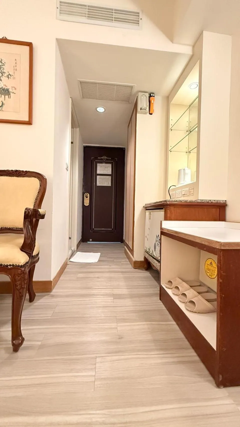 Seating area in Hua Tong Hotel