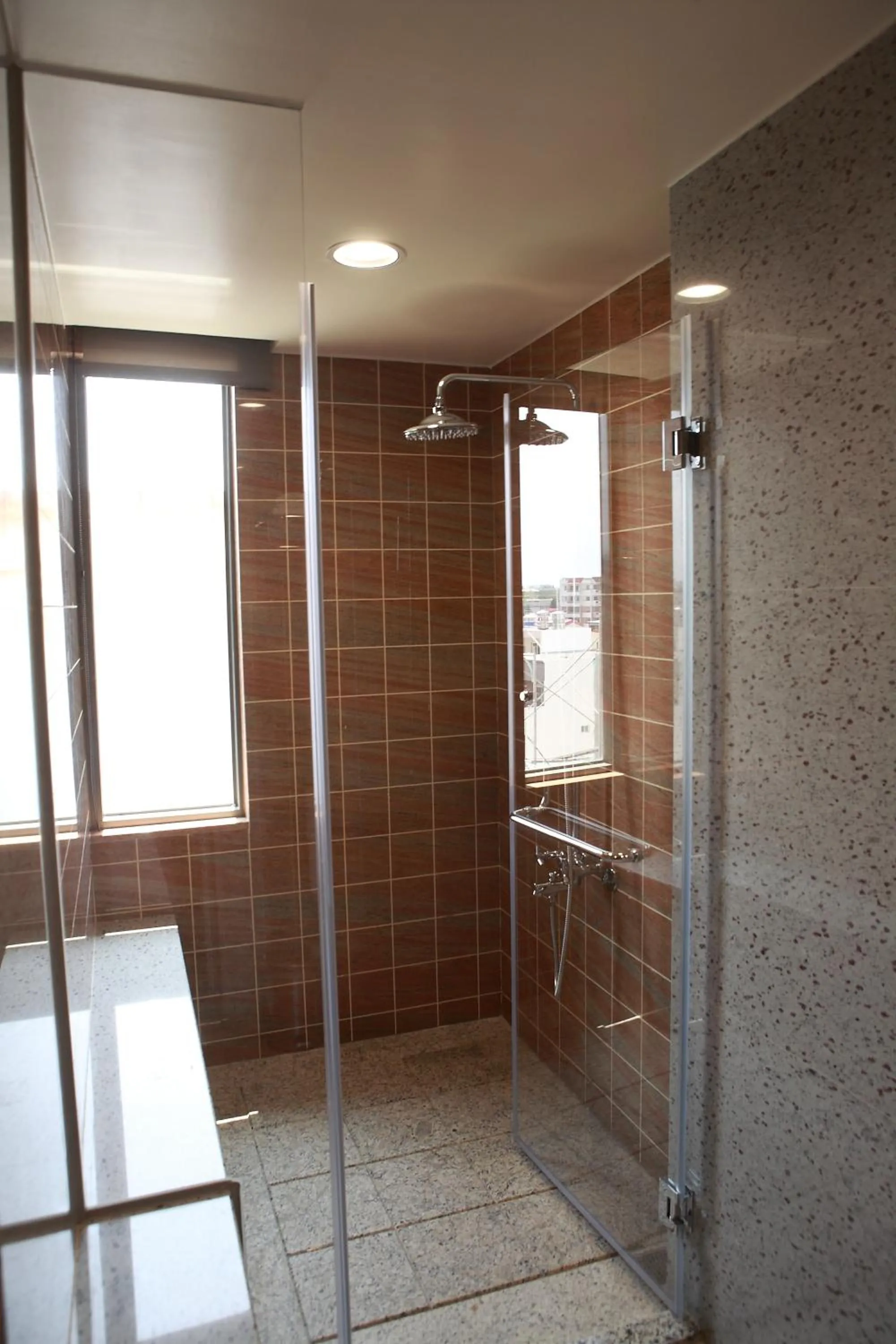 Bathroom in Byeyer Hotel