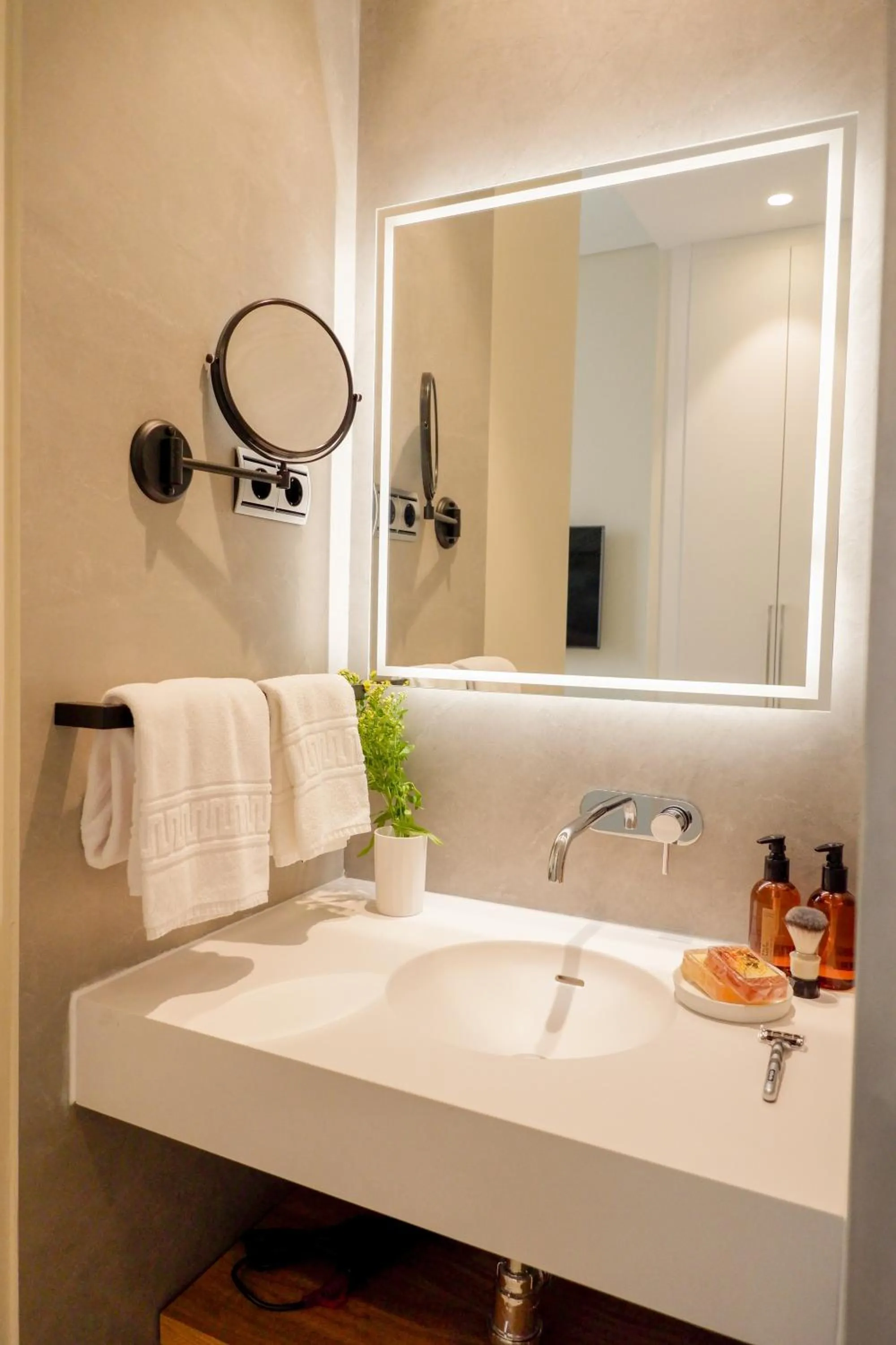 Bathroom in U-Sense Sevilla Catedral