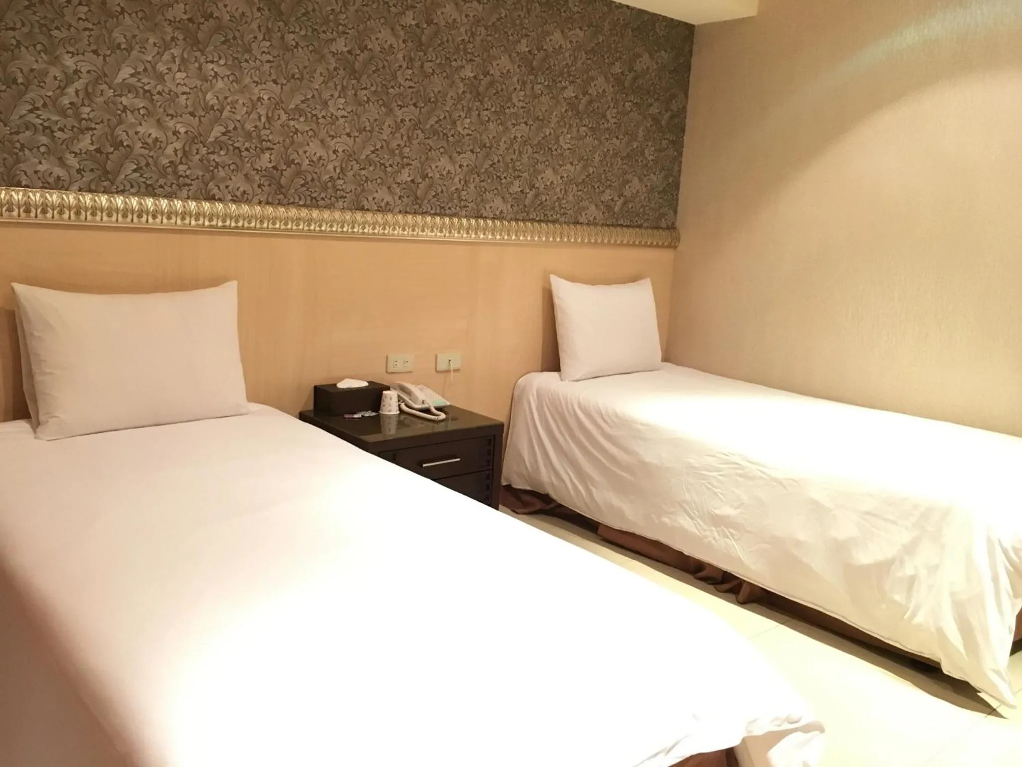 Bedroom, Bed in Daylight Hotel